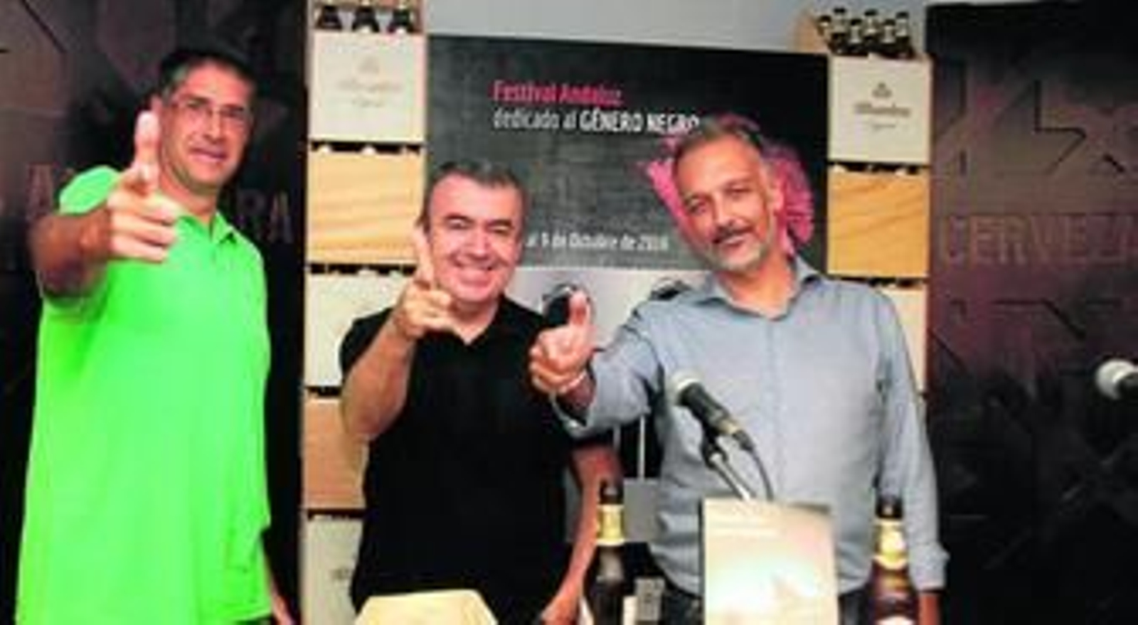 Lorenzo Silva, entre Jesús Lens y José Luis López Fernández.