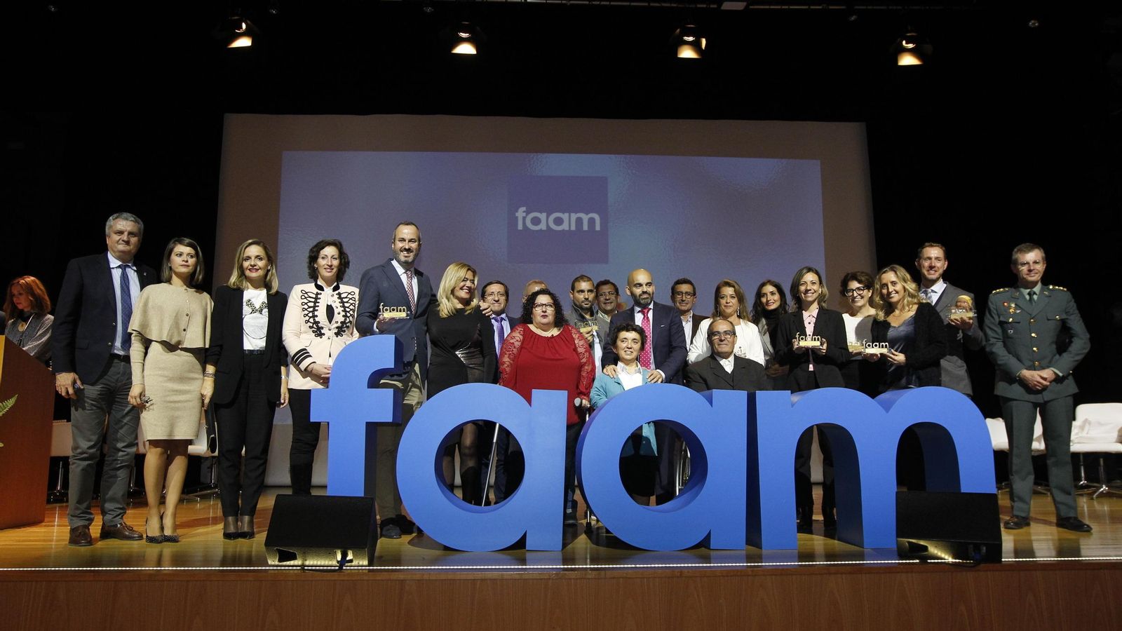 Foto de familia de la Gala FAAM