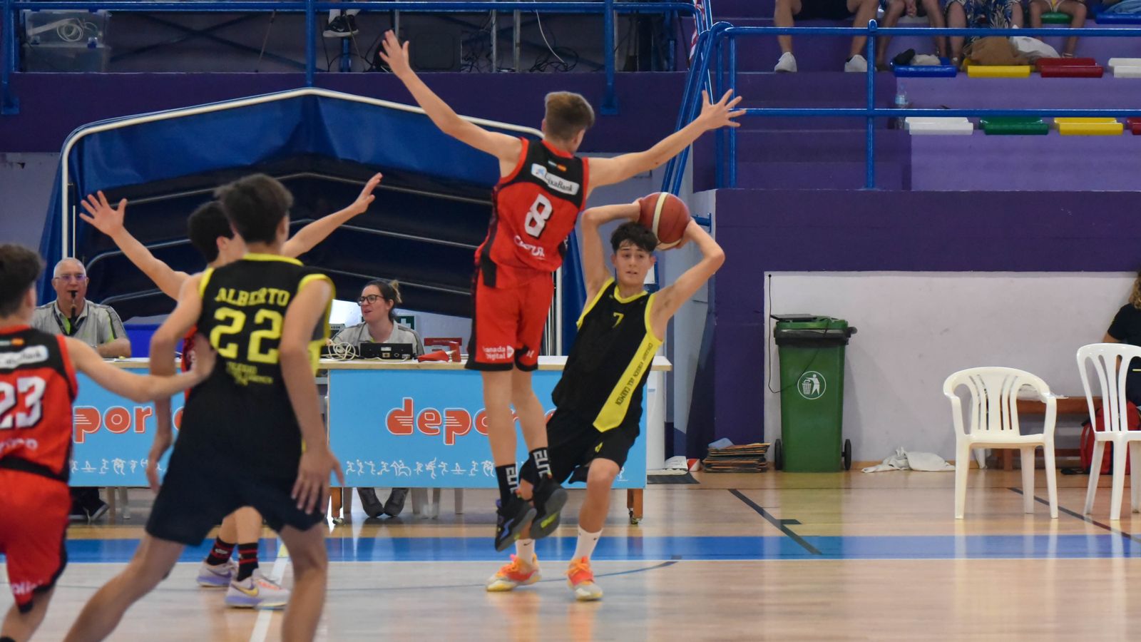 Las fotos de los cuartos de final del Cadeba infantil de La Línea