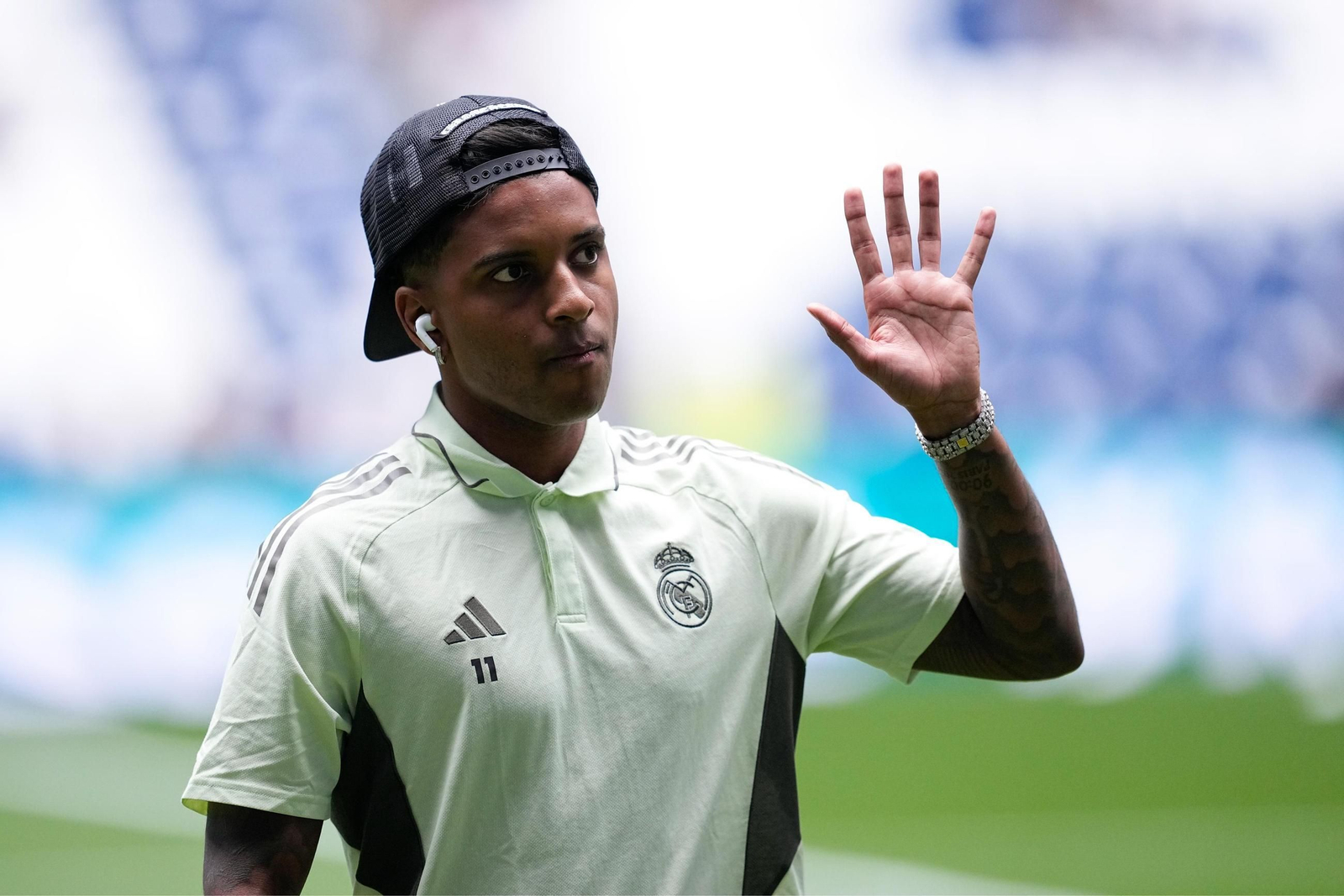 EuropaPress_6970409_Rodrygo_of_Real_Madrid_CF_looks_on_during_the_Span.jpg