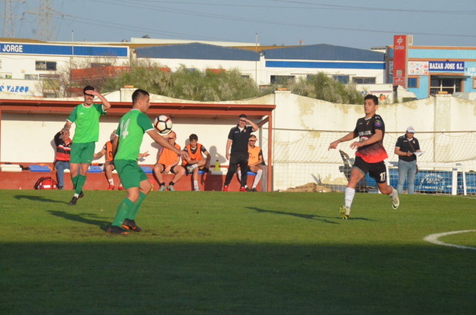 Jugada del partido del Pinzón y en Antoniano, ayer