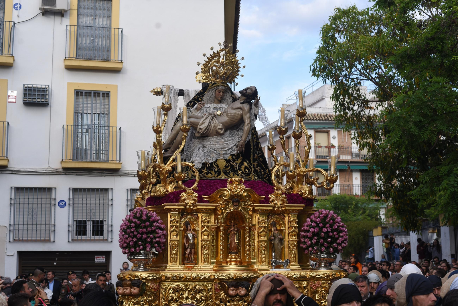 La procesión de las Angustias en este Jueves Santo de Córdoba, en imágenes