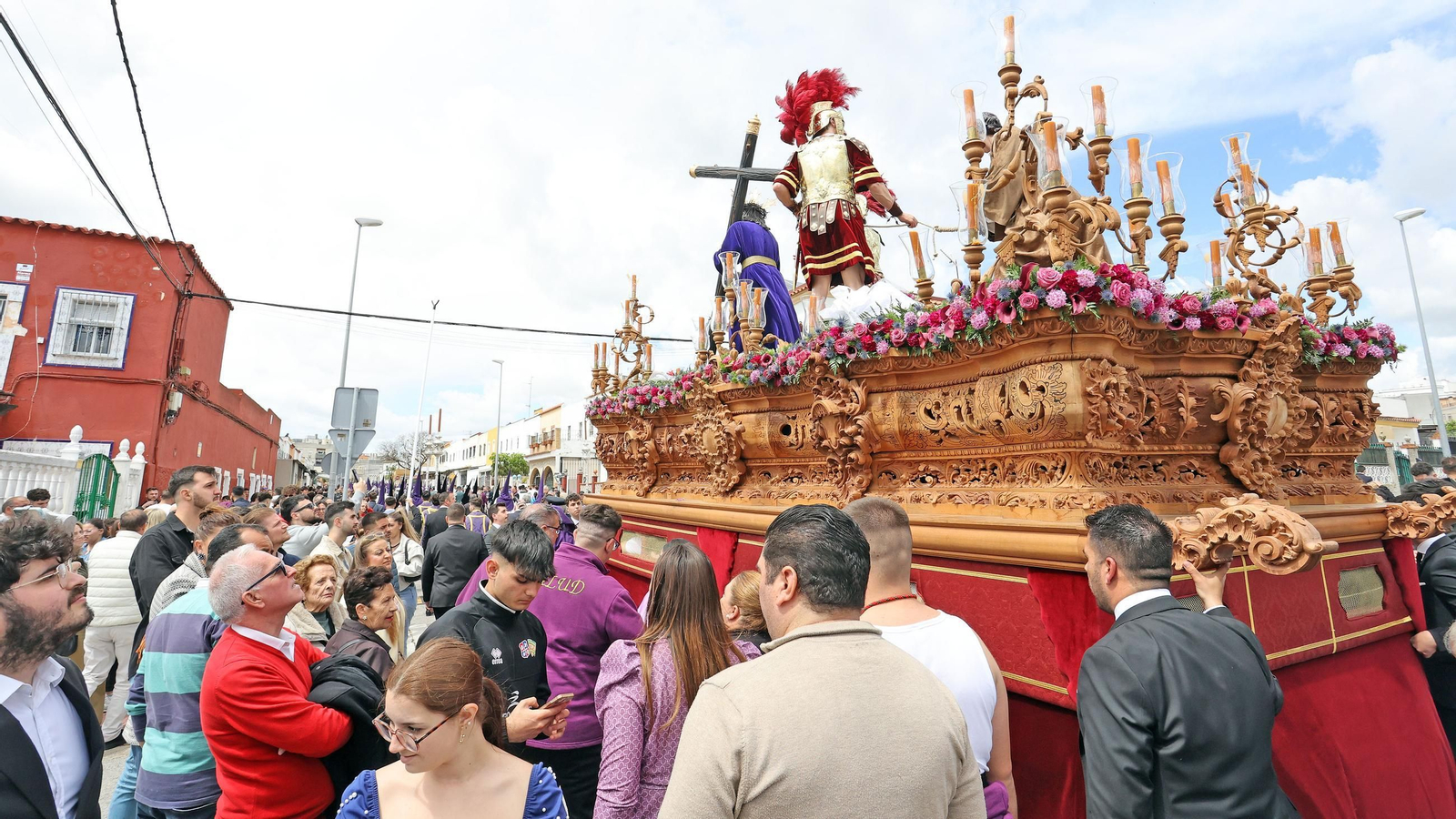 Imágenes de la Hermandad de Salud de San Rafael en el Martes Santo de Jerez 2025