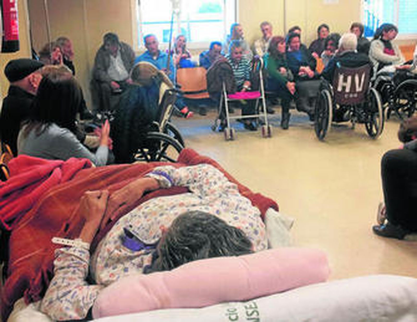 Las Urgencias del Valme se saturan con 47 enfermos a la espera de cama