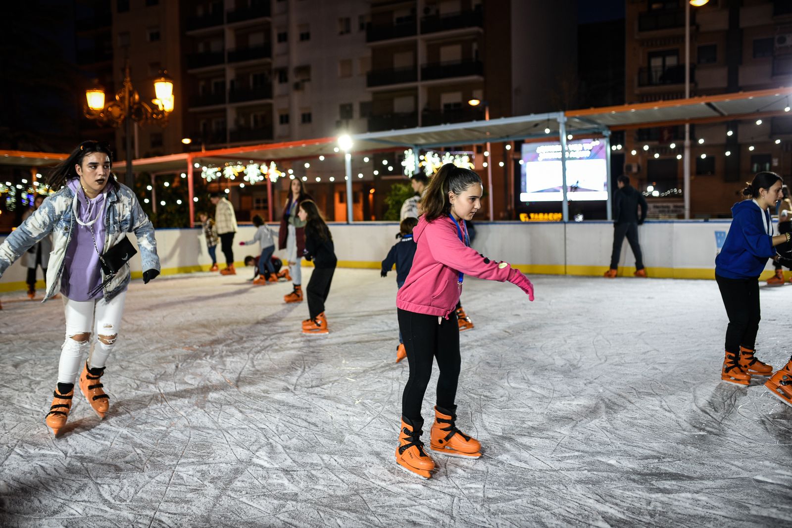 La pista de patinaje sobre hielo en Isla chica, en imágenes