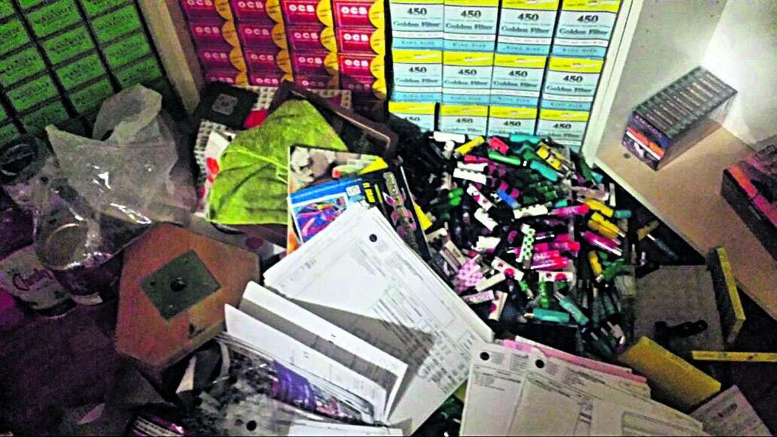 Cae parte de la banda del BMW tras un golpe en el Alcampo de Sevilla Este