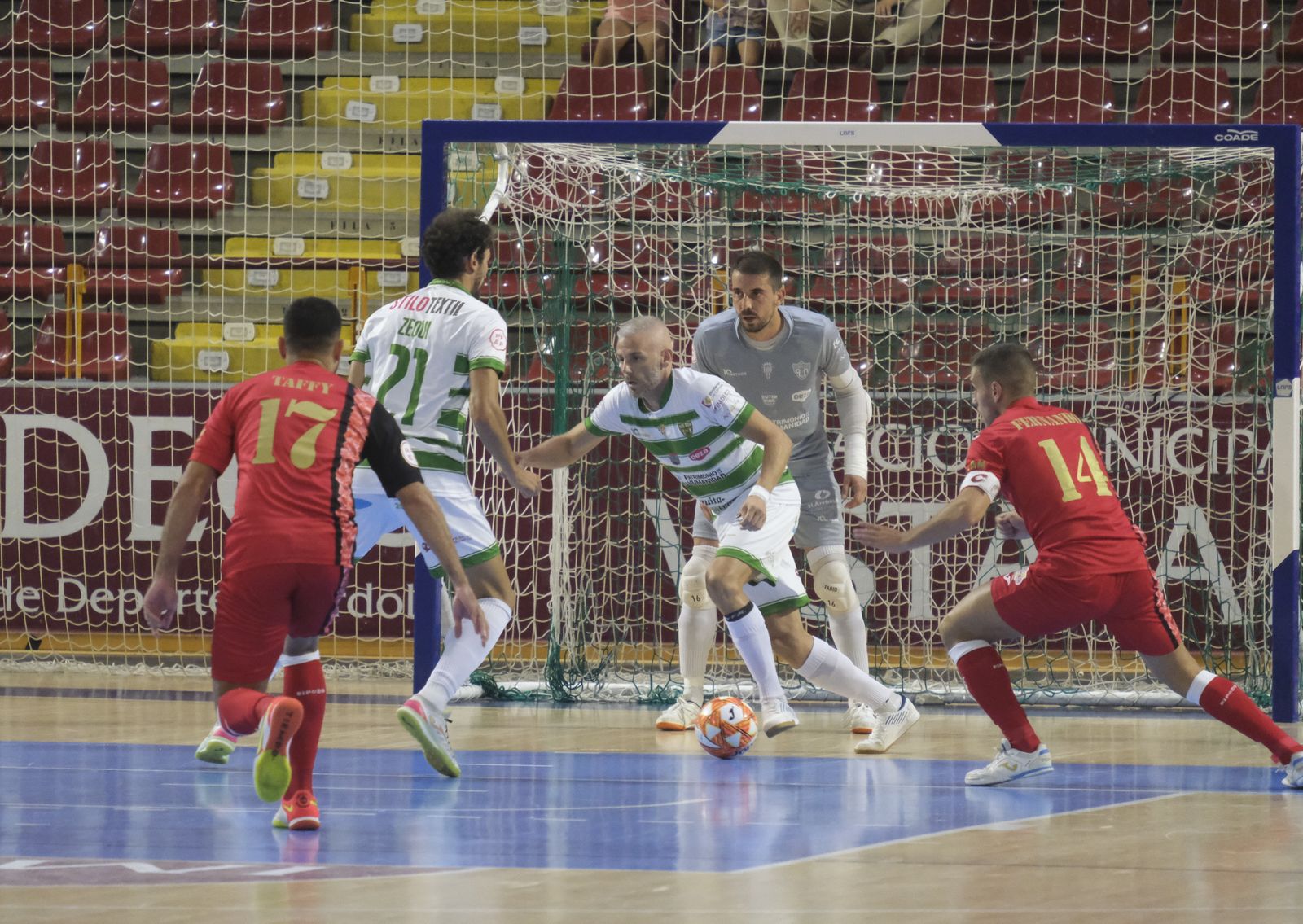 La derrota del Córdoba Futsal ante ElPozo Murcia, en imágenes