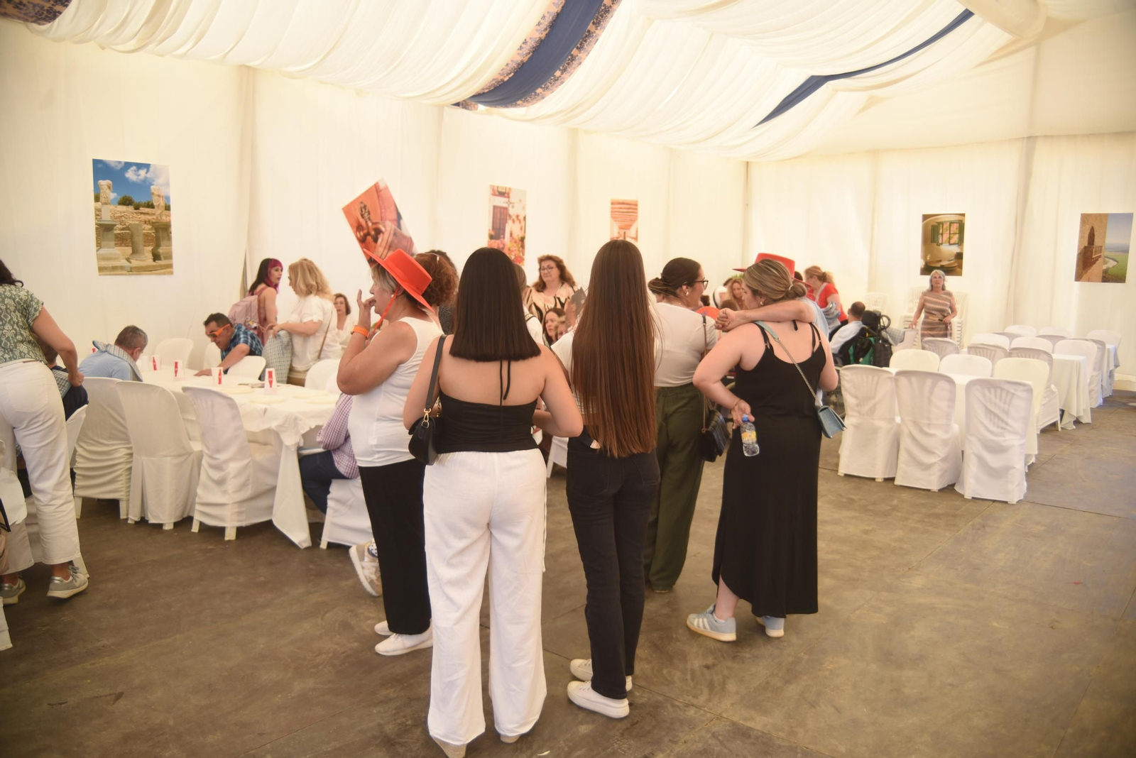 Las mejores imágenes de un lunes de Feria en Córdoba cargado de comidas de empresa y recepciones