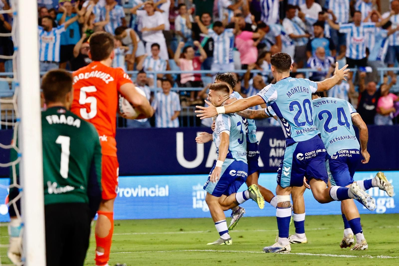 Celebración del gol en el Málaga CF-Real Sociedad B