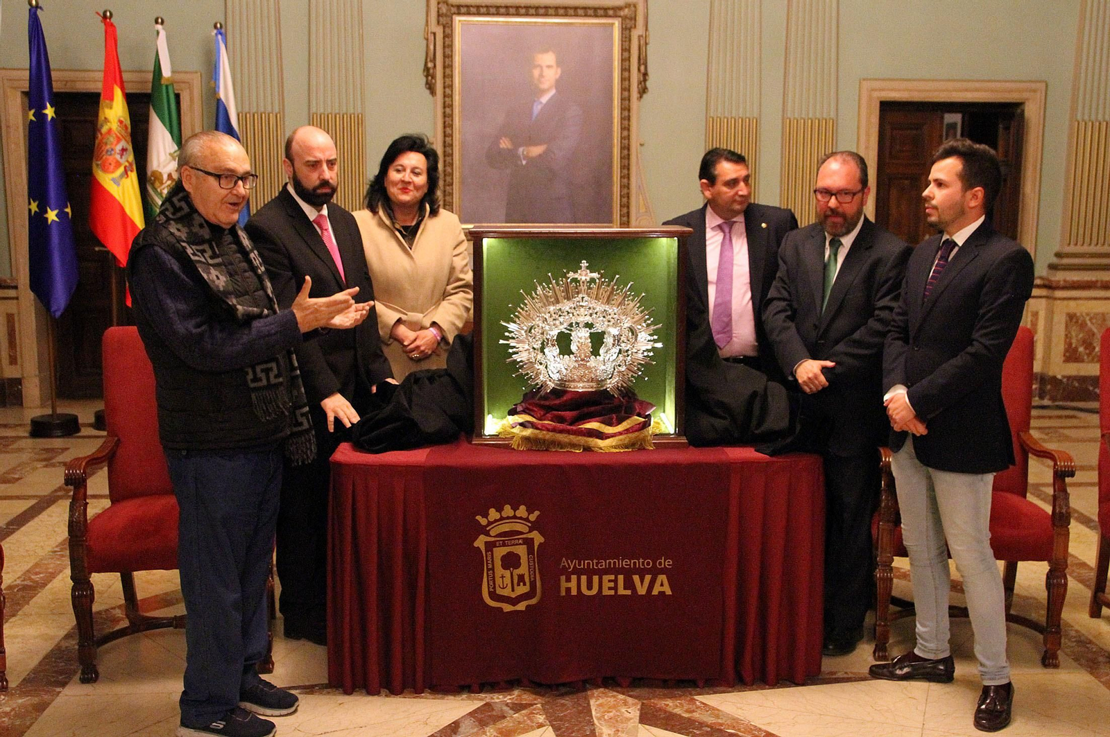 Presentación de la nueva corona de Nuestra Señora en su Soledad, en imágenes