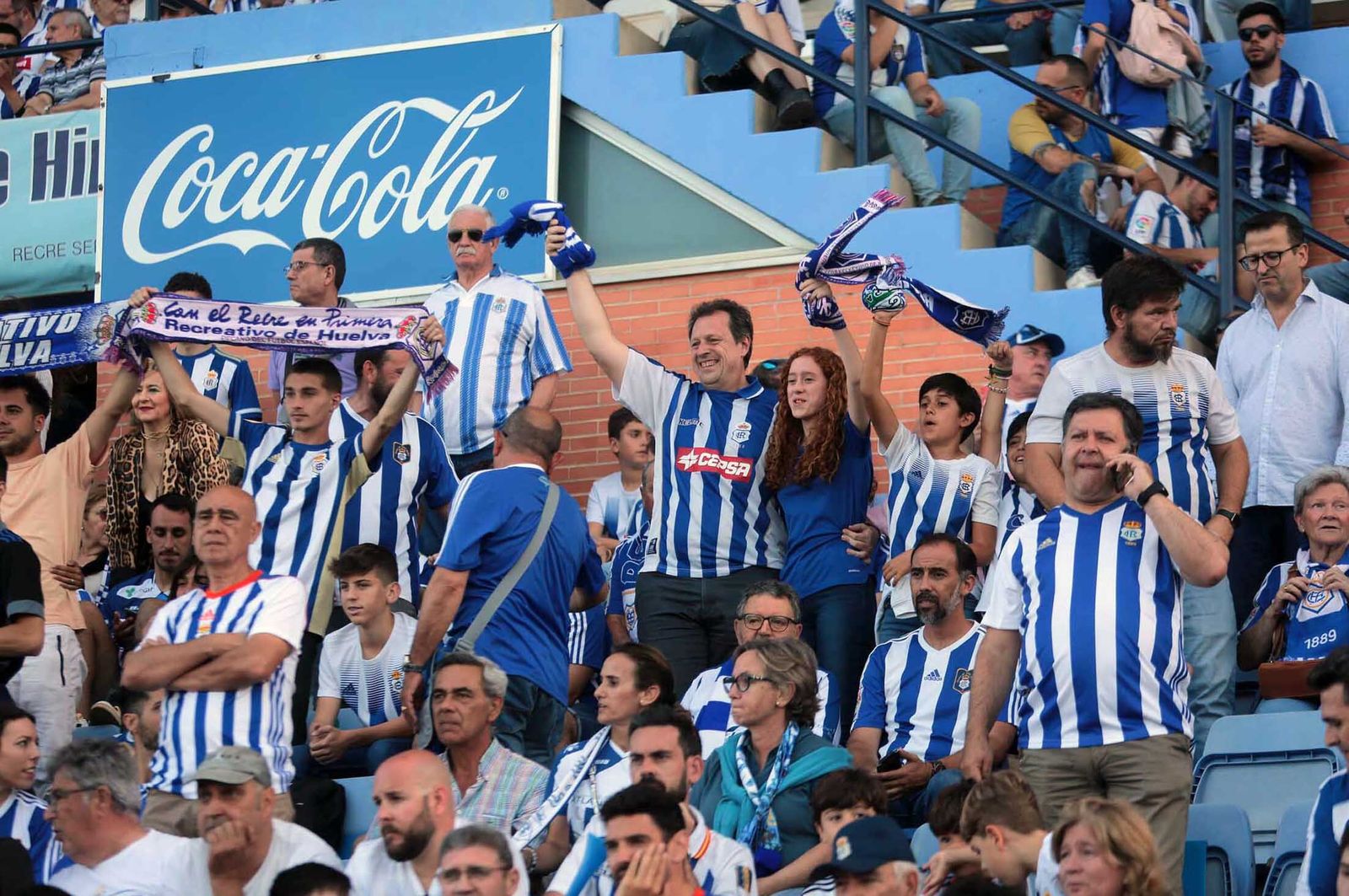 Imágenes del ascenso del Recreativo de Huelva contra el Cacereño