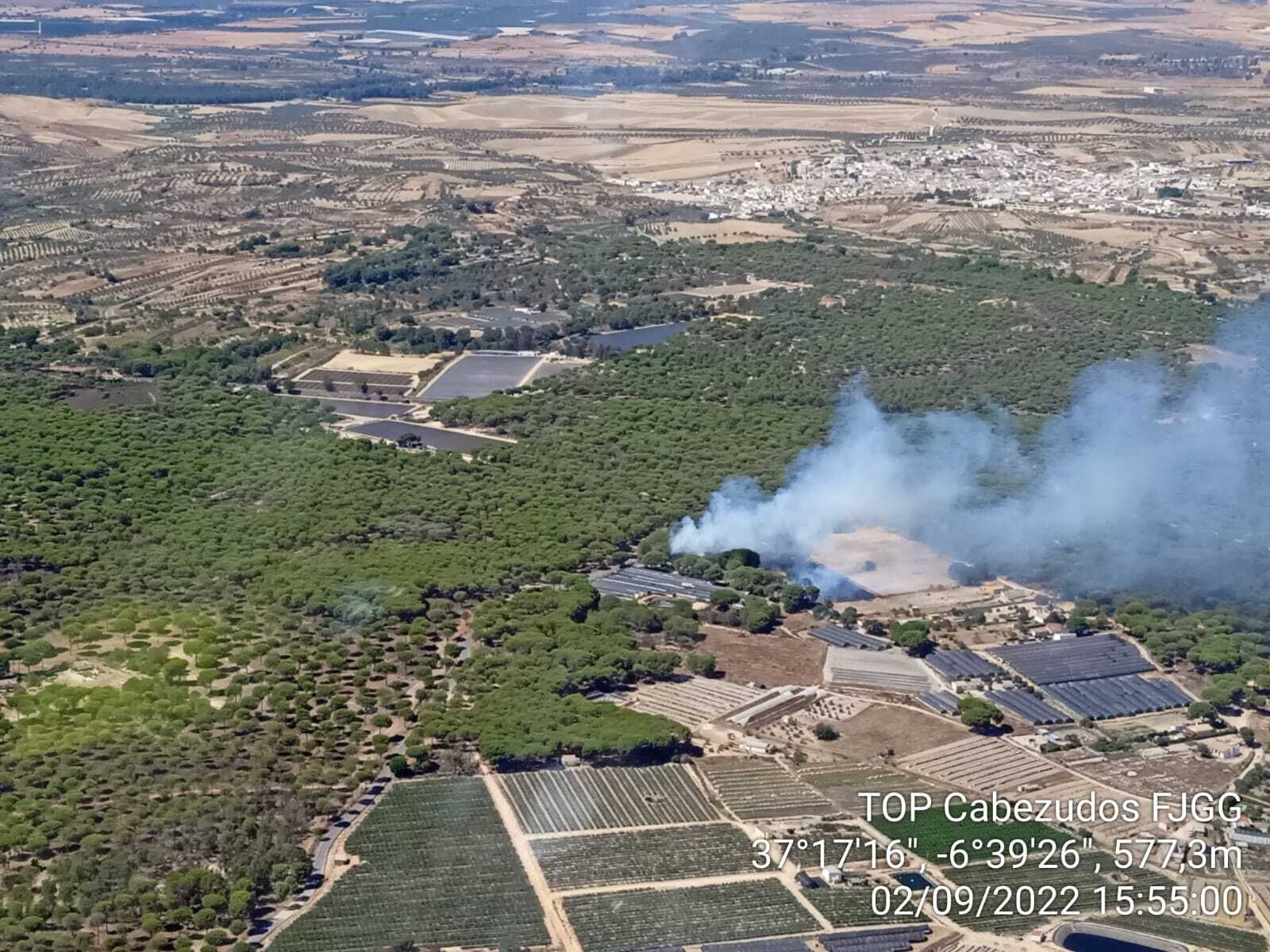 Vista aérea de la zona donde se declaró el incendio.