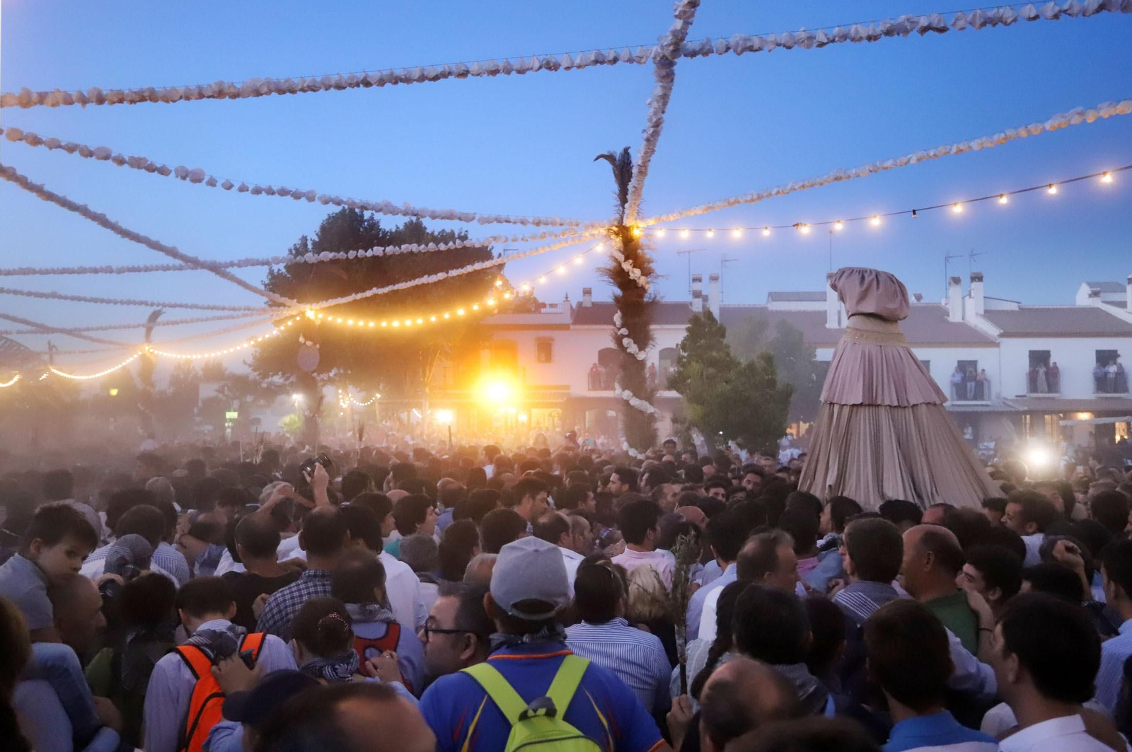 Recuerda las imágenes de la Venida de la Virgen del Rocío a Almonte en 2019