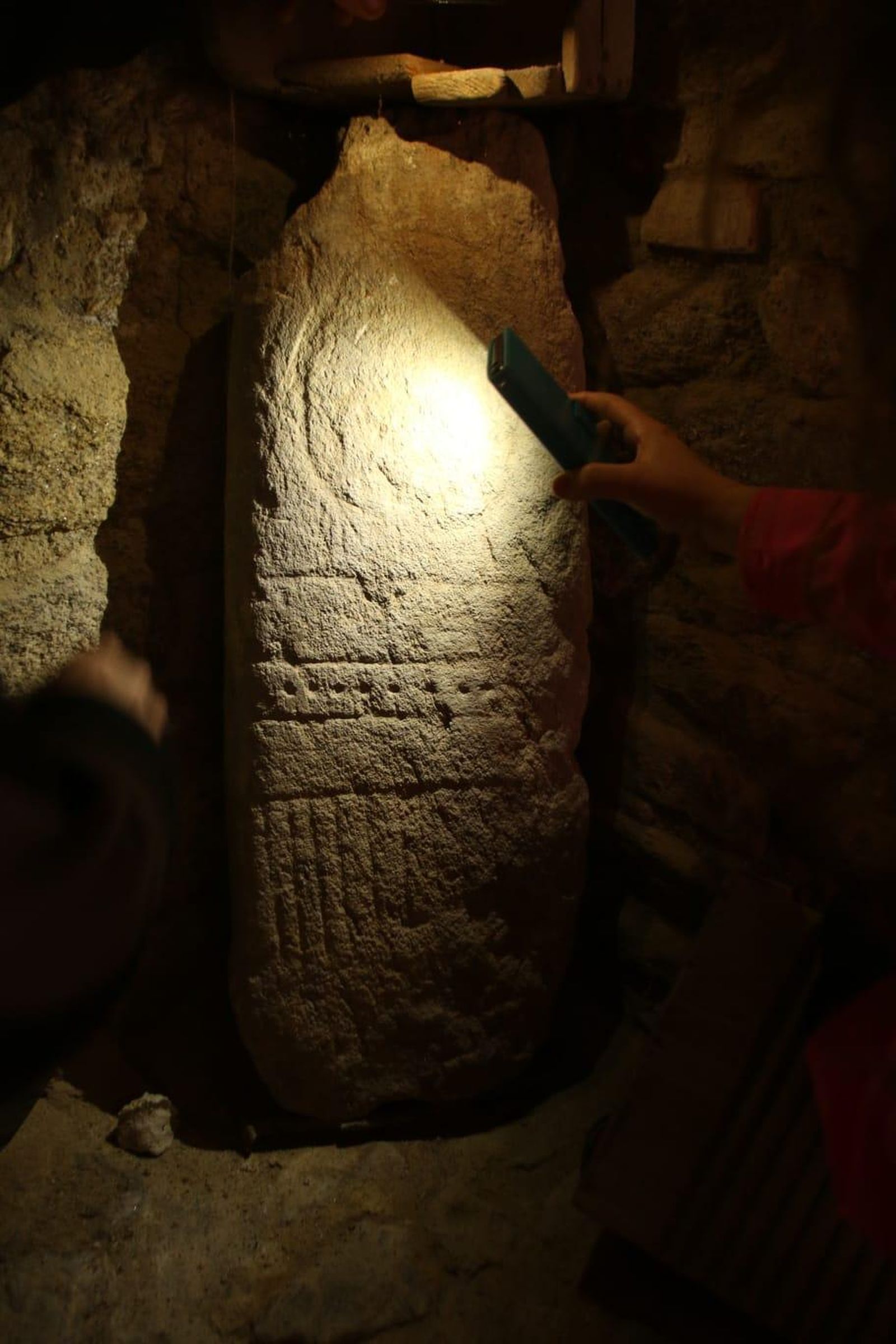 La estela hallada por un particular