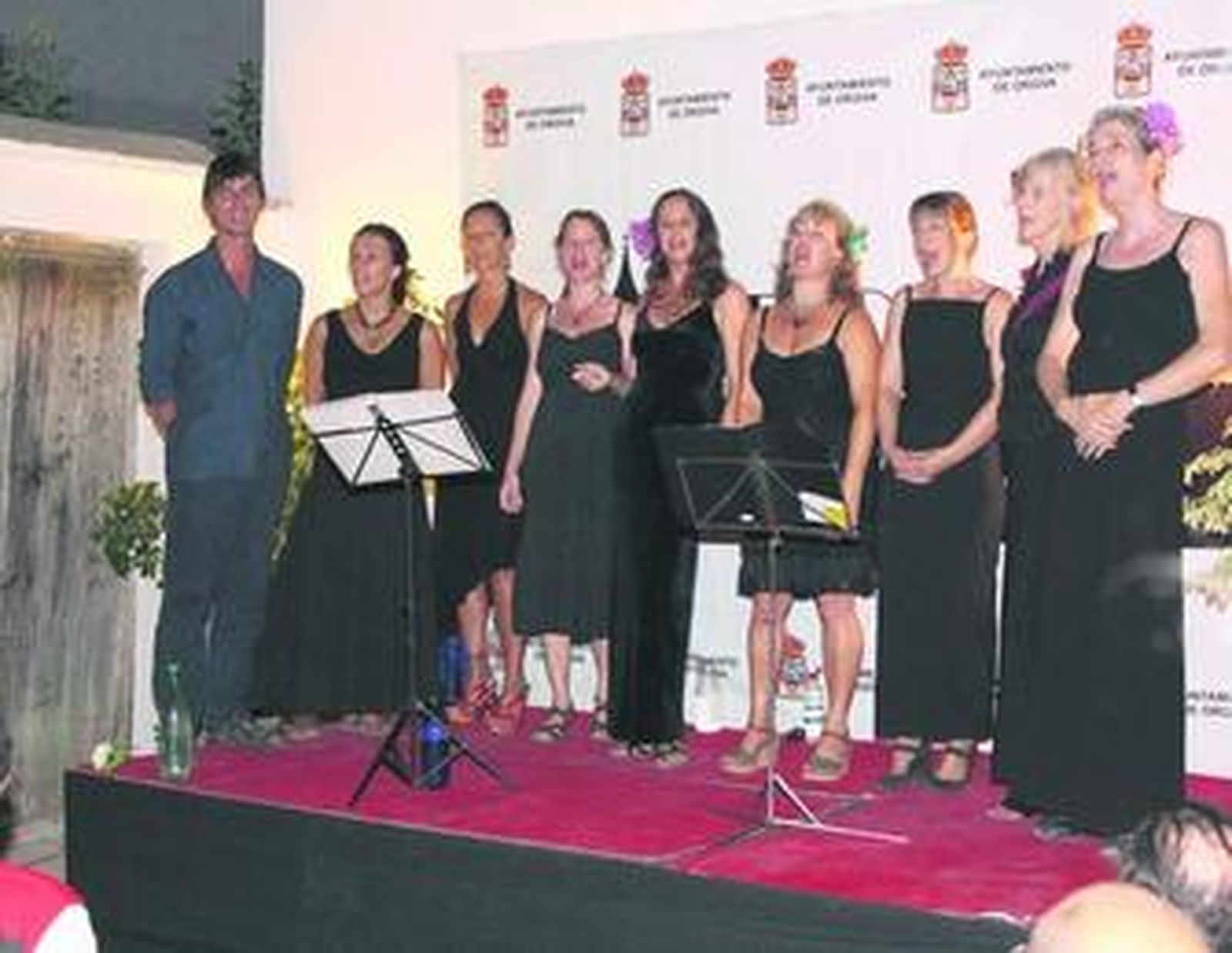 El taller de canciones populares En-canto fueron los encargados de inagurar esta cuarta edición.