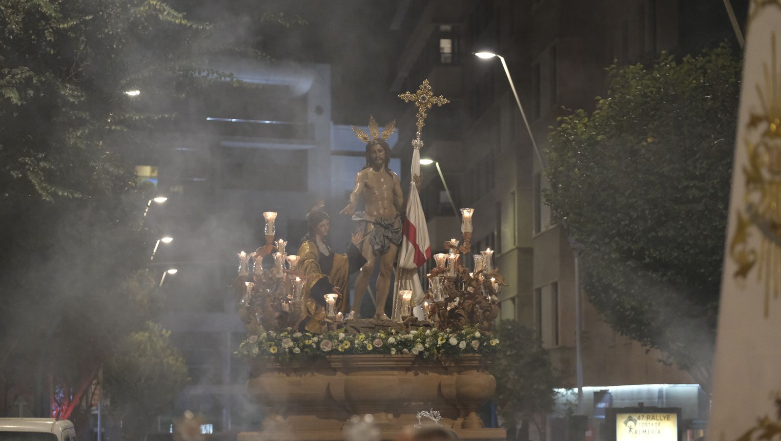 Imágenes de La Magna por las calles de Almería
