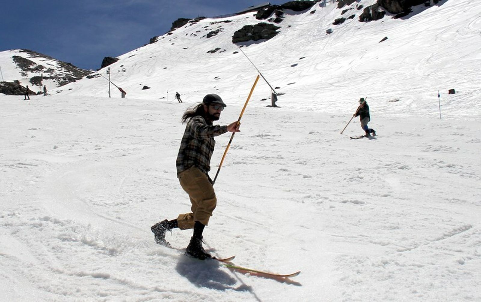Imágenes de la bajada retro en Sierra Nevada