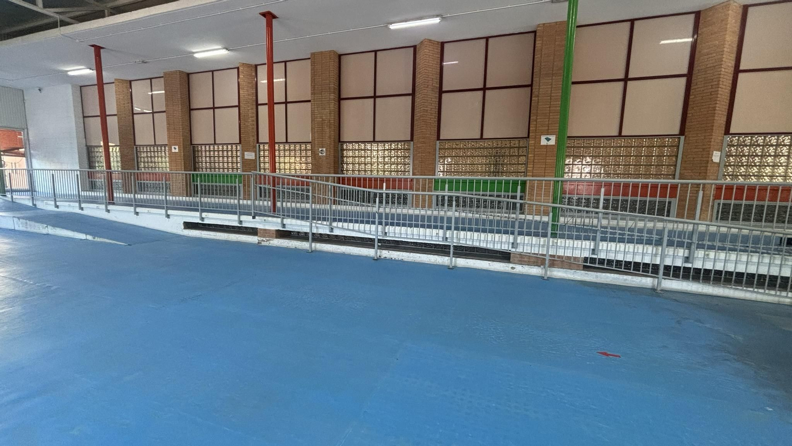 Sala polivalente del Pabellón de Deportes de Berja. Sala polivalente del Pabellón de Deportes de Berja.