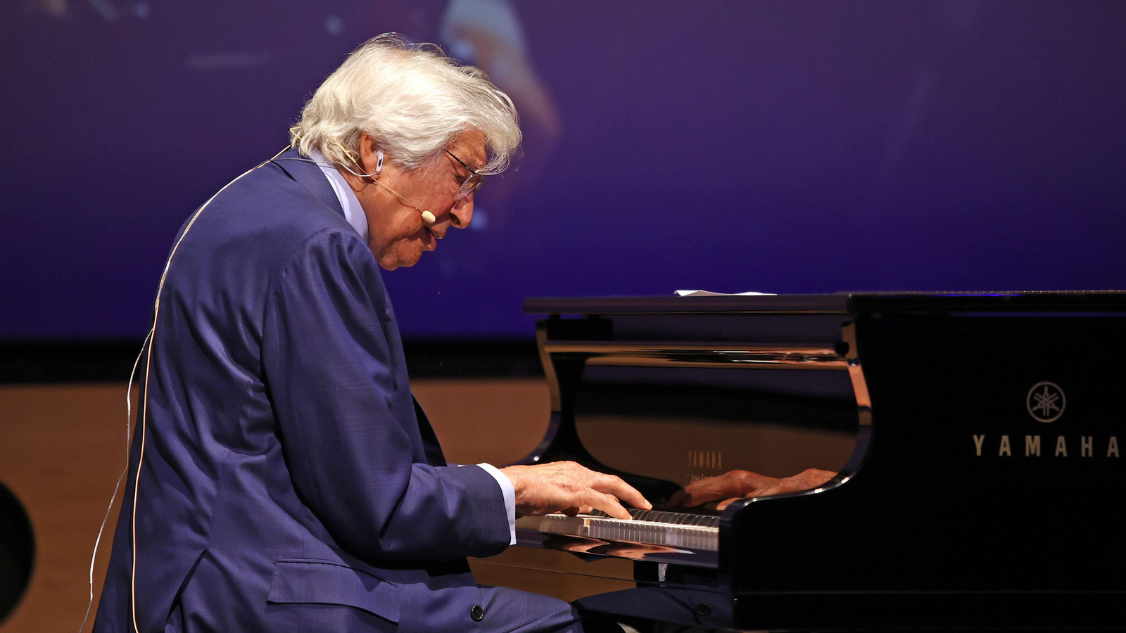 Manuel Alejandro recibe el premio Jerezano del Año del Rotary Club Jerez