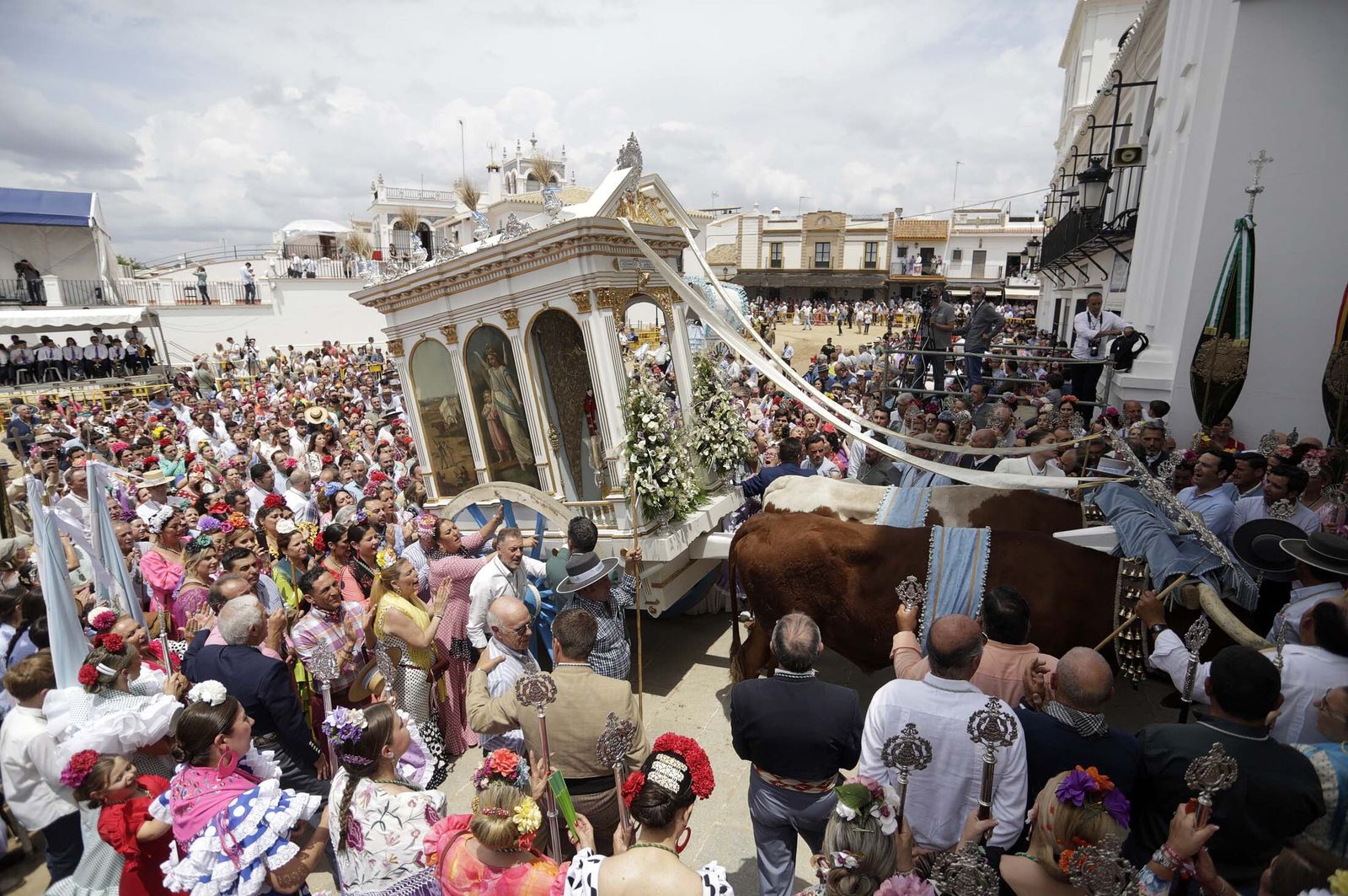 El Rocío 2023: Imágenes de ambiente y presentaciones de las Hermandades