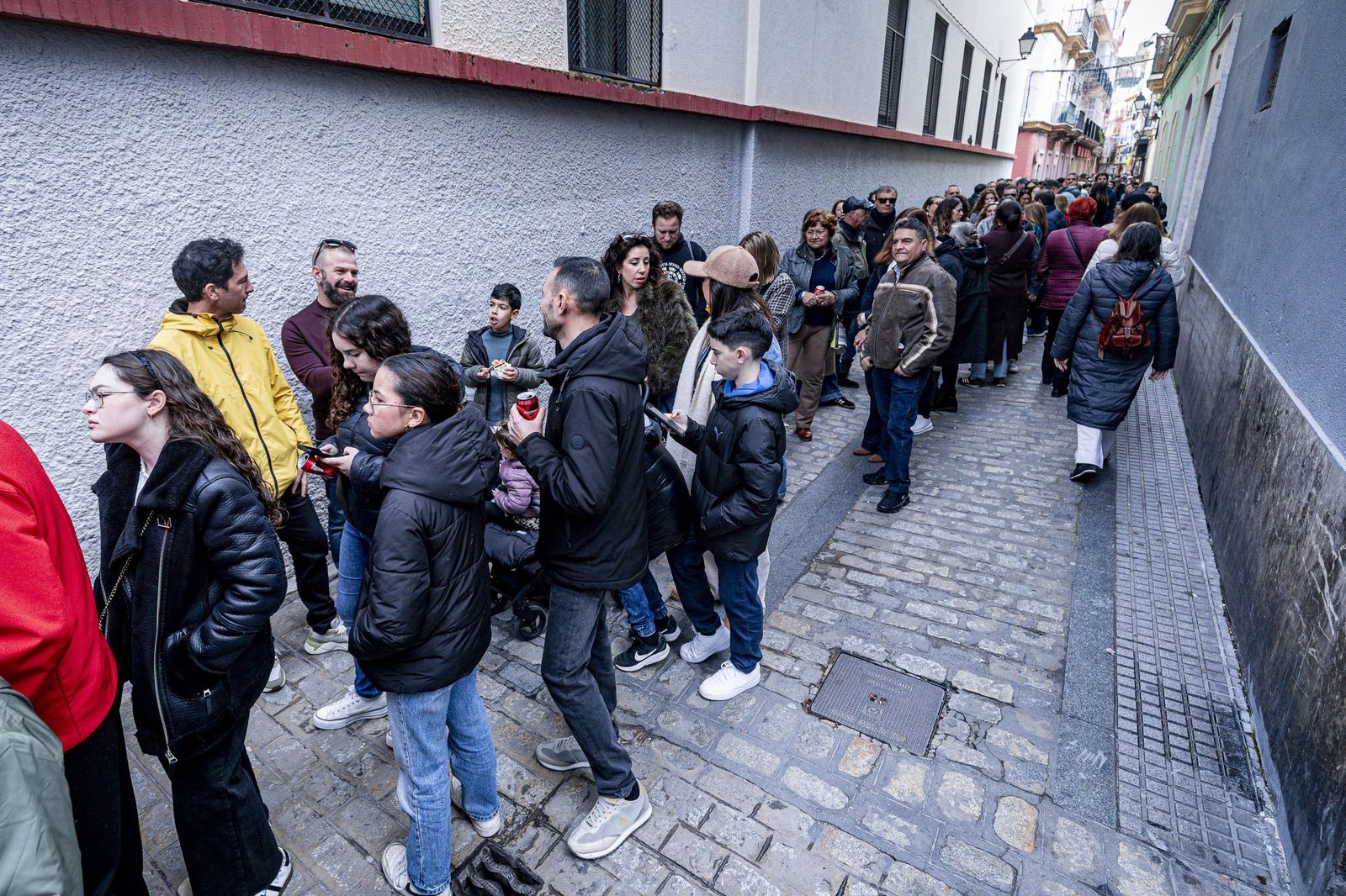 Las imágenes de la erizada popular del Carnaval de Cádiz 2026