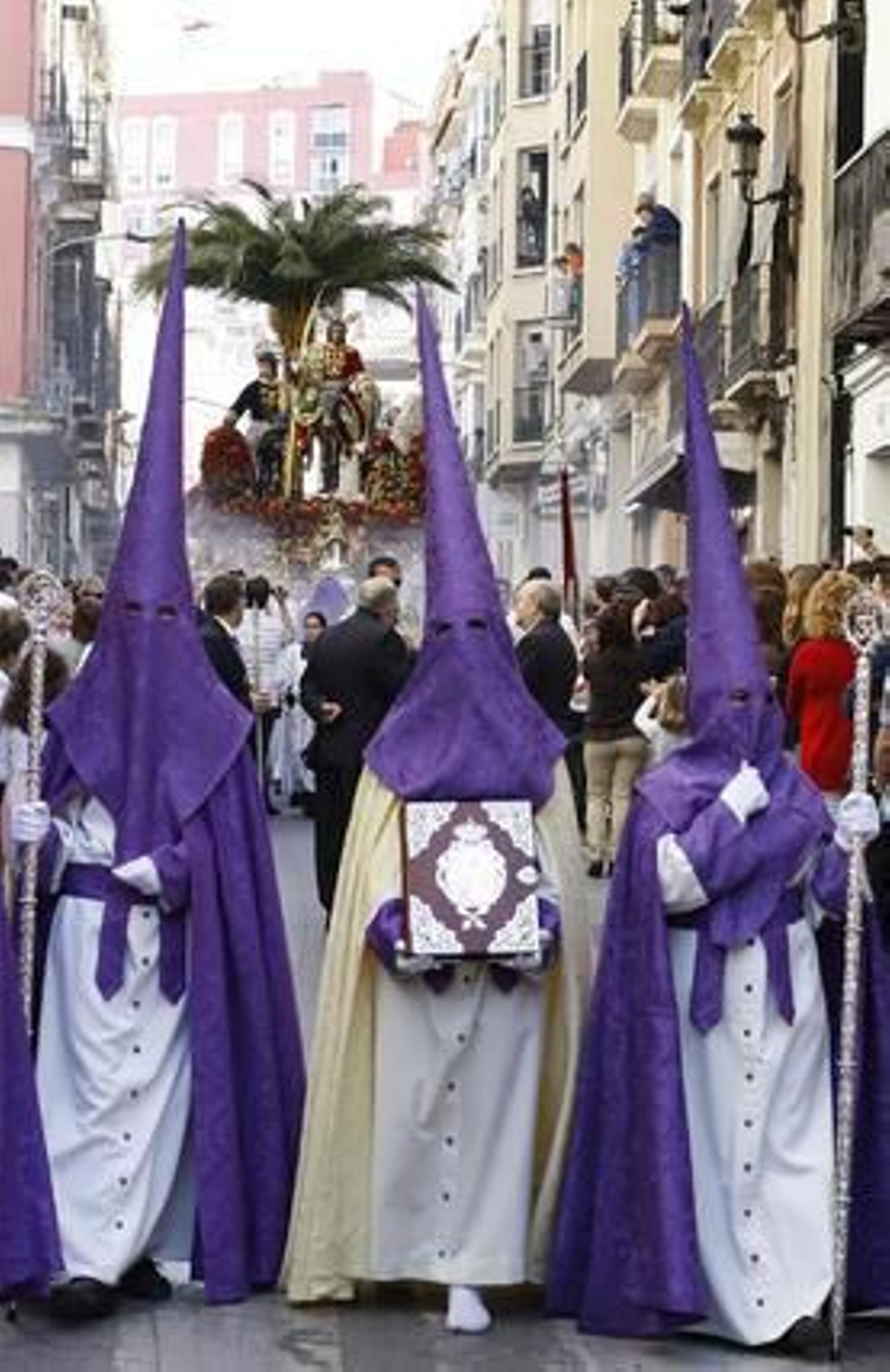 El buen tiempo acompaña a las procesiones en este primer día de Semana Santa  Foto: Sergio Camacho