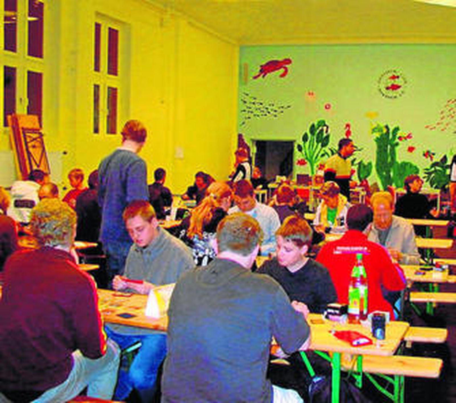 Un grupo de jugadores de Magic durante un torneo.