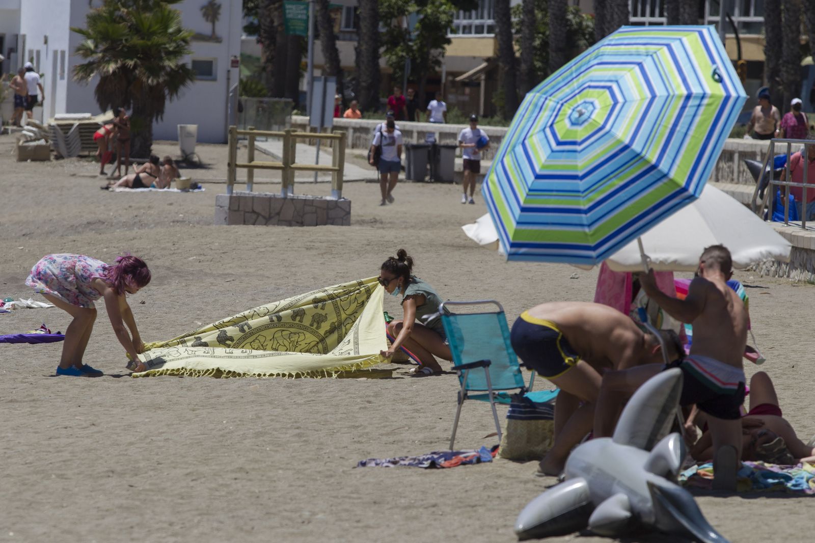 Lleno absoluto este domingo en las playas malagueñas, en fotos