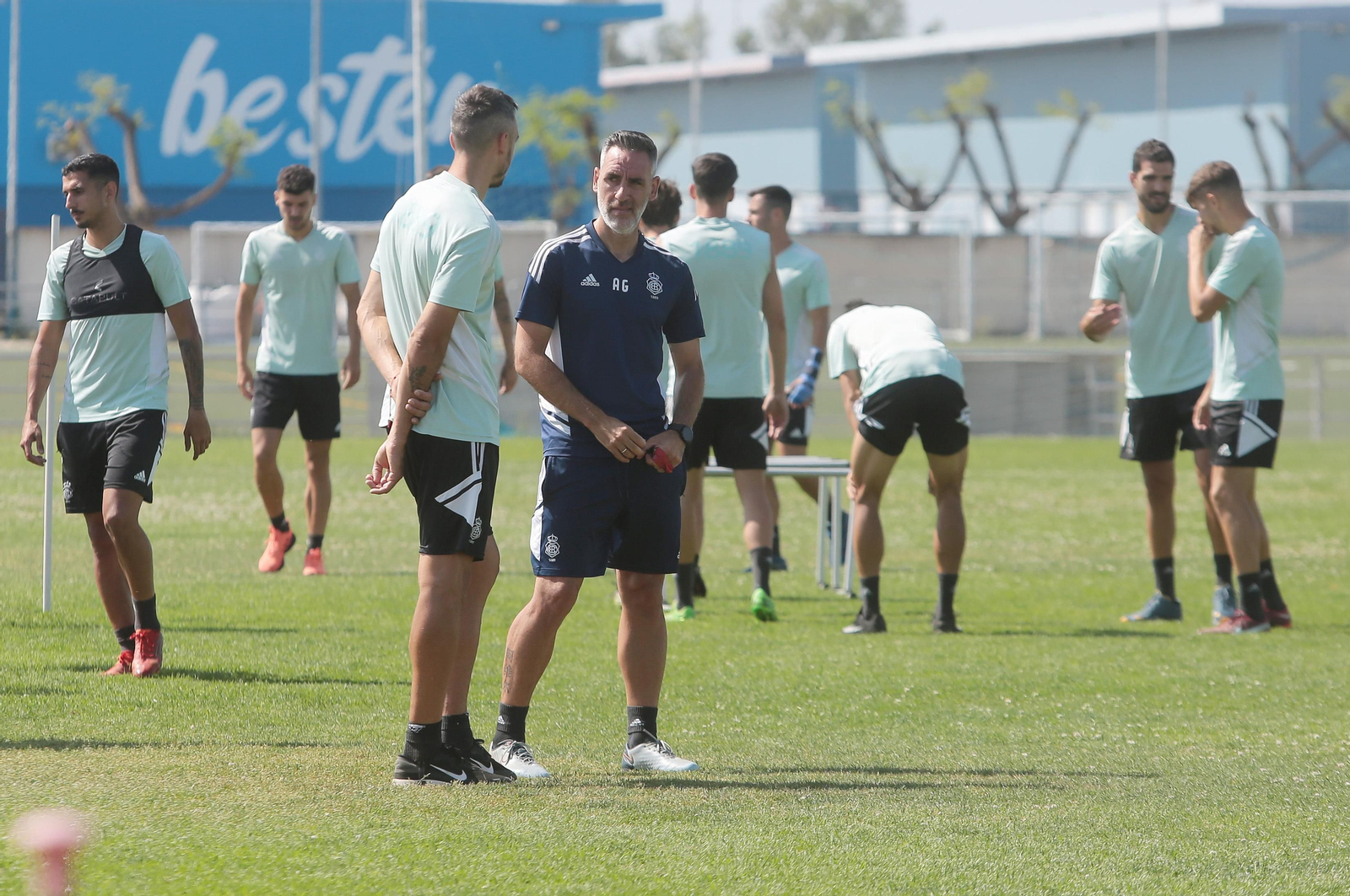 Imágenes del entrenamiento del Recre en la Ciudad Deportiva
