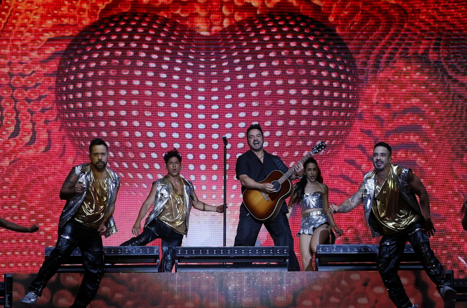 Luis Fonsi en el concierto en la plaza de toros de La Malagueta.