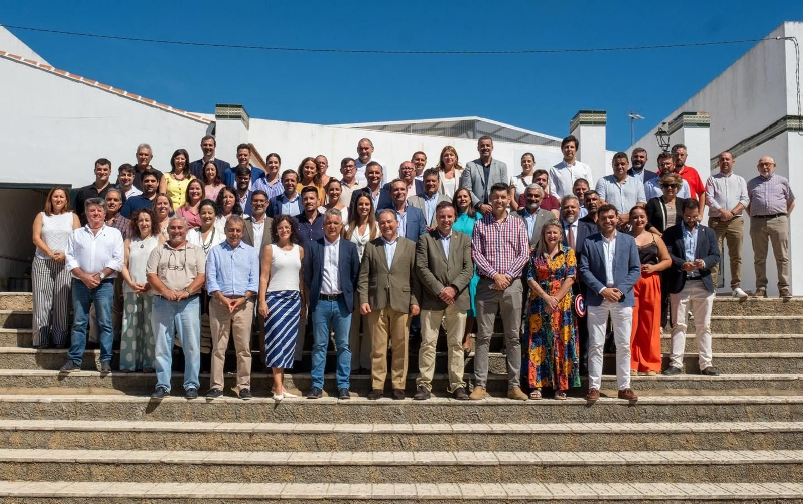 Firma de los acuerdos entre la Diputación y los ayuntamientos de la provincia en Cabezas Rubias.