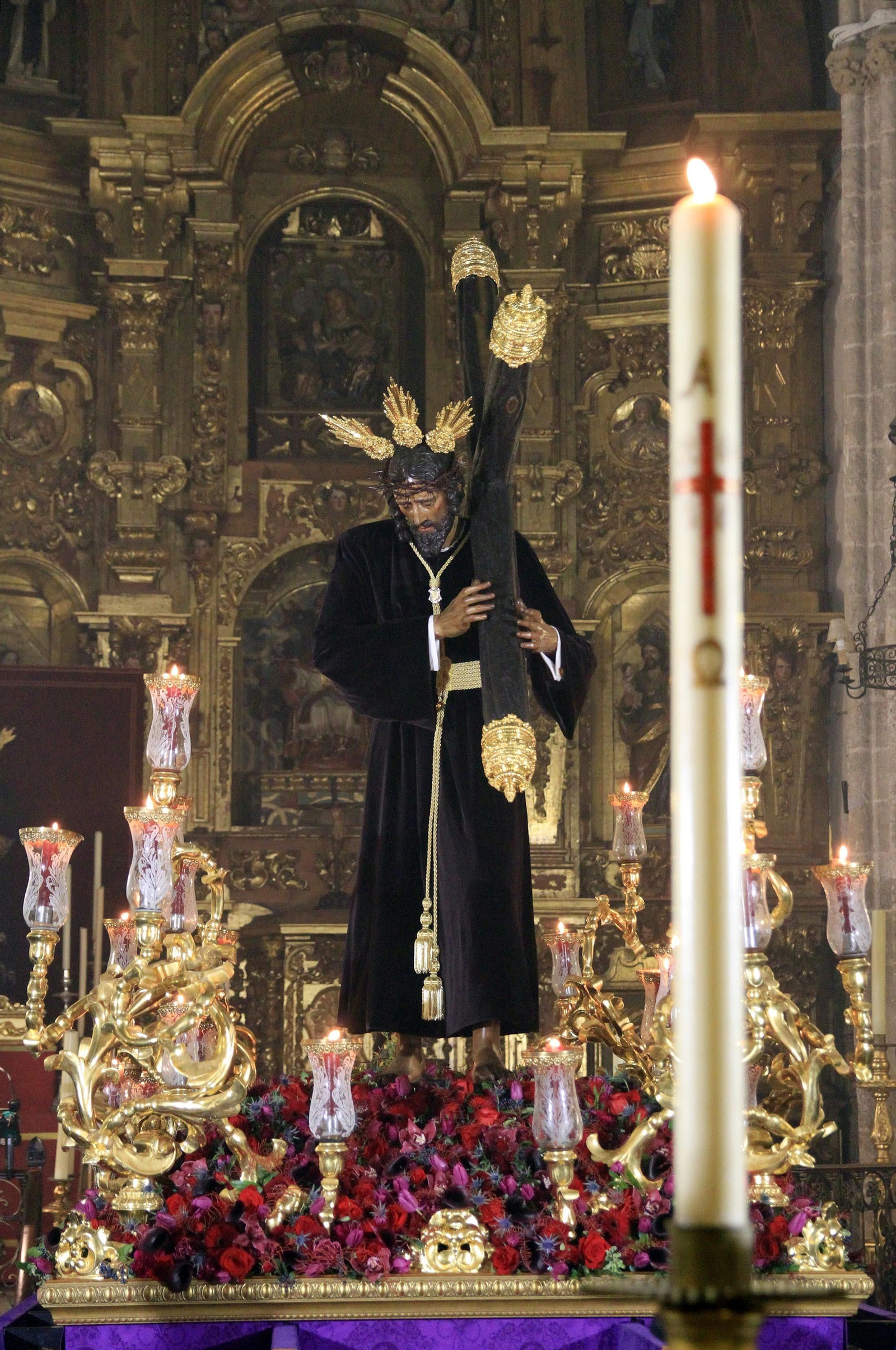 Imágenes del Vía Crucis Oficial de la Semana Santa presidido por el Señor de Pasión