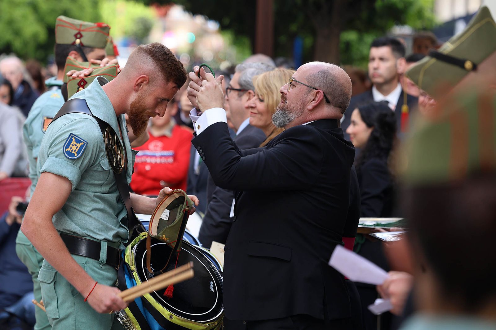 Sábado de Pasión: Imágenes de la procesión del Cristo de la Vera+Cruz portado por el Grupo de Caballería Ligero Acorazado 'Reyes Católicos' II de la Legión de Ronda