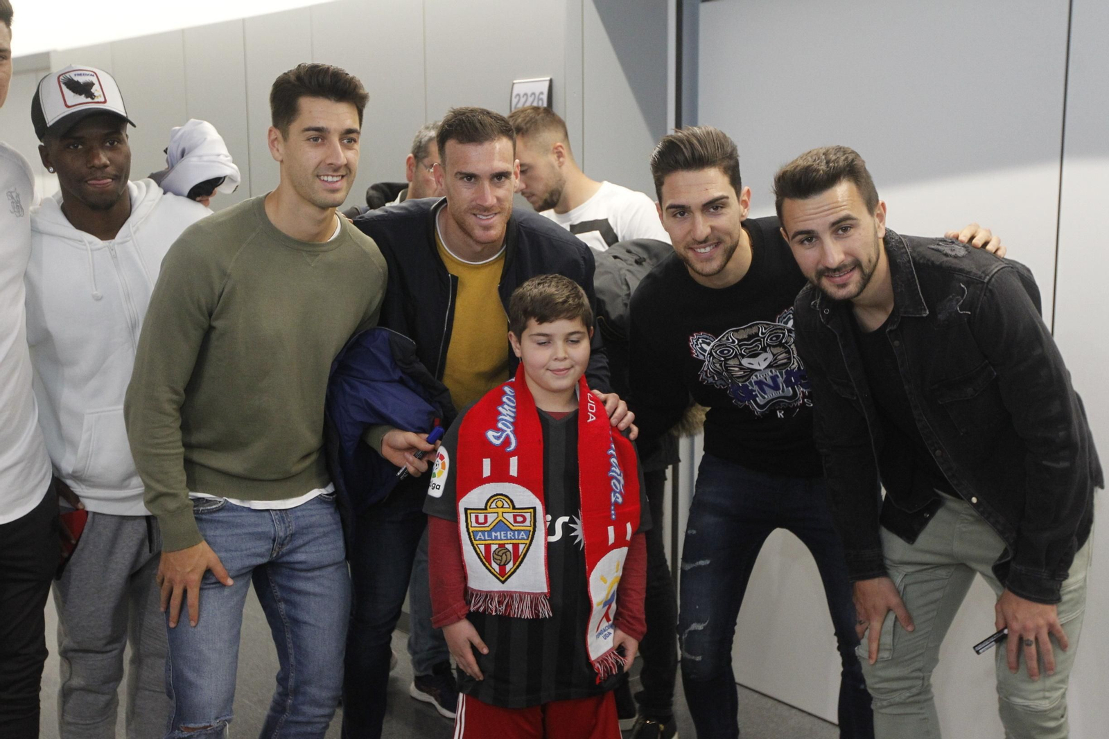 Fotogalería visita jugadores U.D. Almería Hospital Torrecárdenas