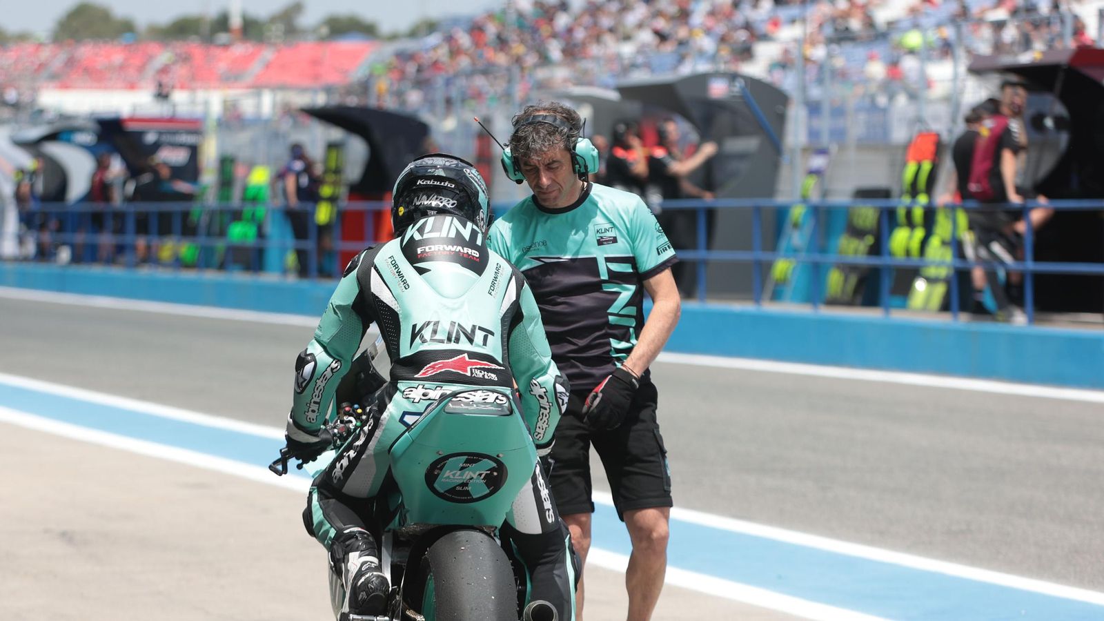 Imágenes de boxes en los entrenamientos del Viernes de Moto2 en Jerez