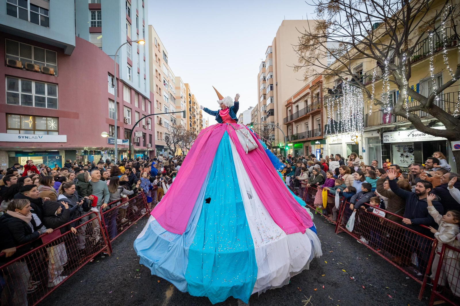 Todas las imágenes de la cabalgata de los Reyes Magos en Cádiz