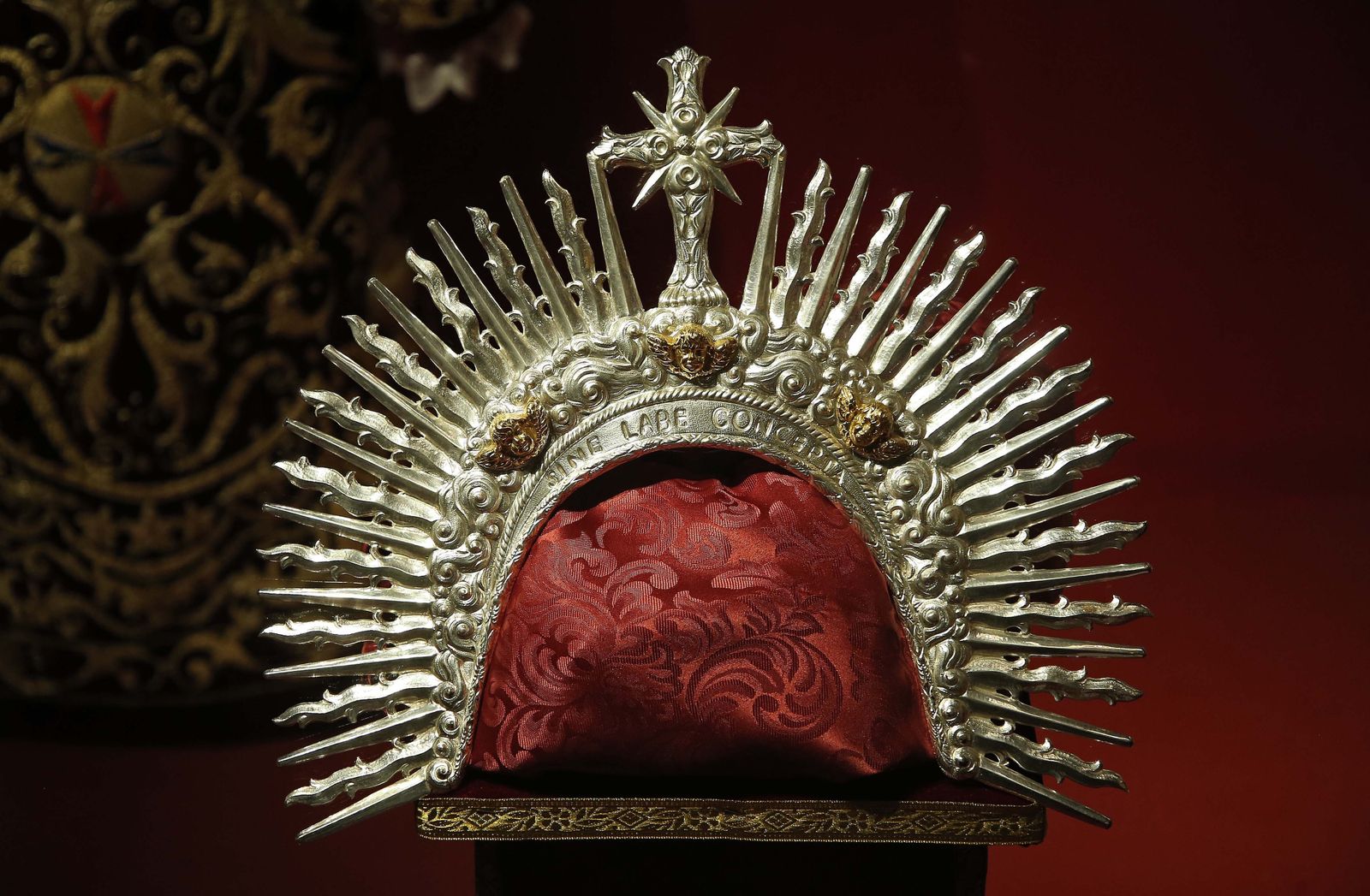 Fotos de la exposición de Enseres Cofrades en el Corte Inglés de Algeciras