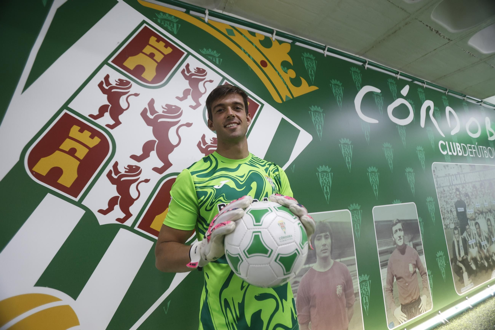 Las mejores fotos de la presentación de Fomeyem, Álex Martín e Iker Álvarez como jugadores del Córdoba CF