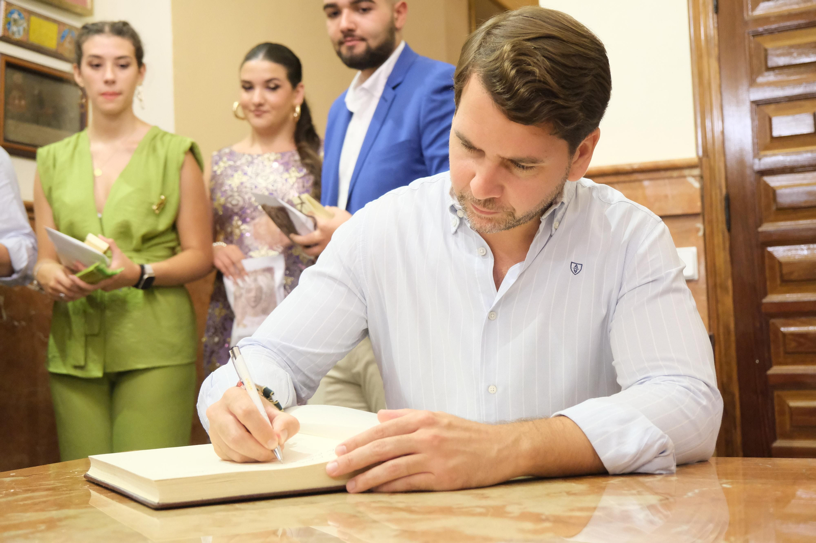 La presentación de la Corte de Honor de la Virgen de la Sierra en Cabra, en imágenes La presentación de la Corte de Honor de la Virgen de la Sierra en Cabra, en imágenes