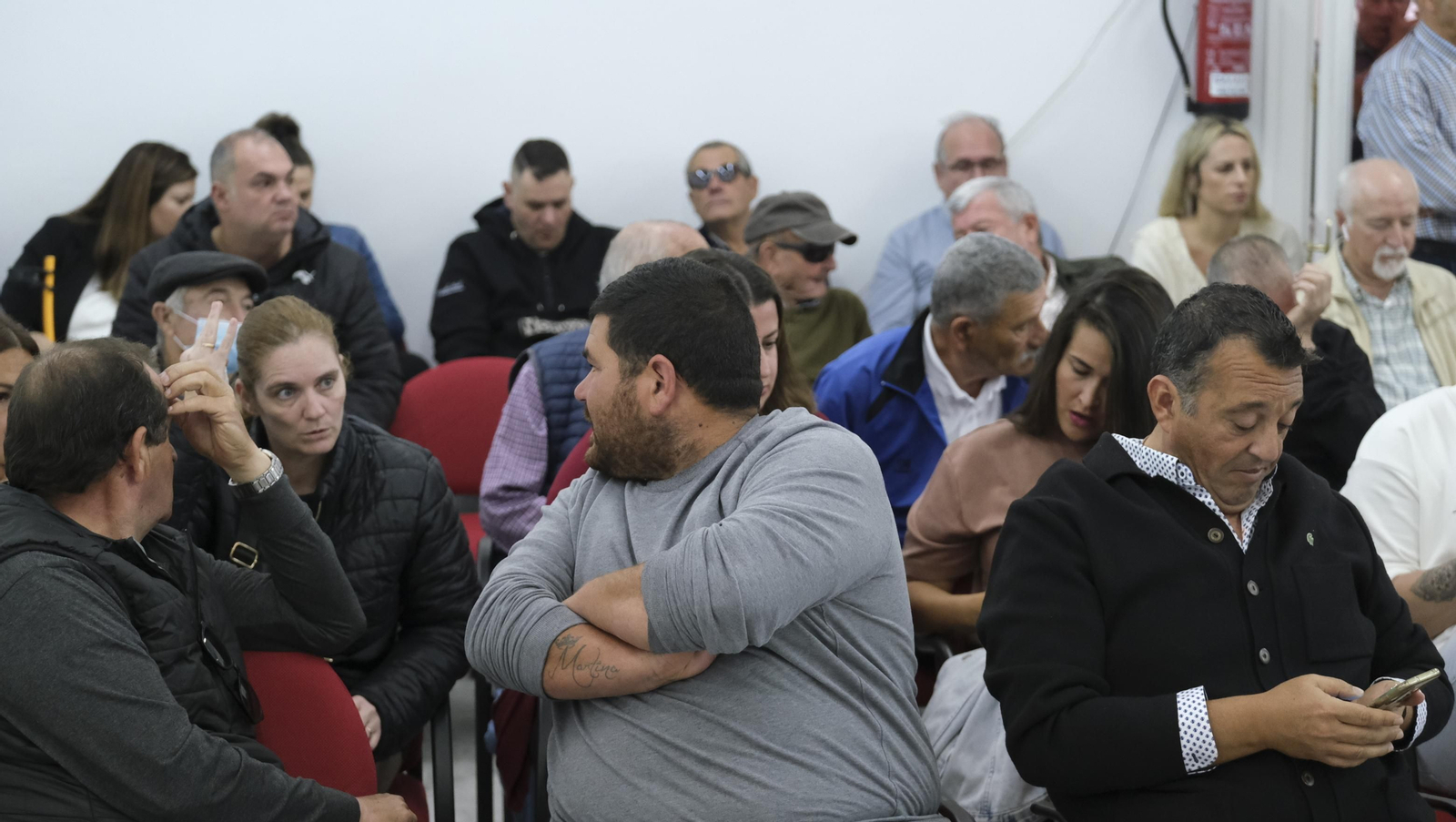 Las imágenes de la moción de censura en el Ayuntamiento de Carboneras