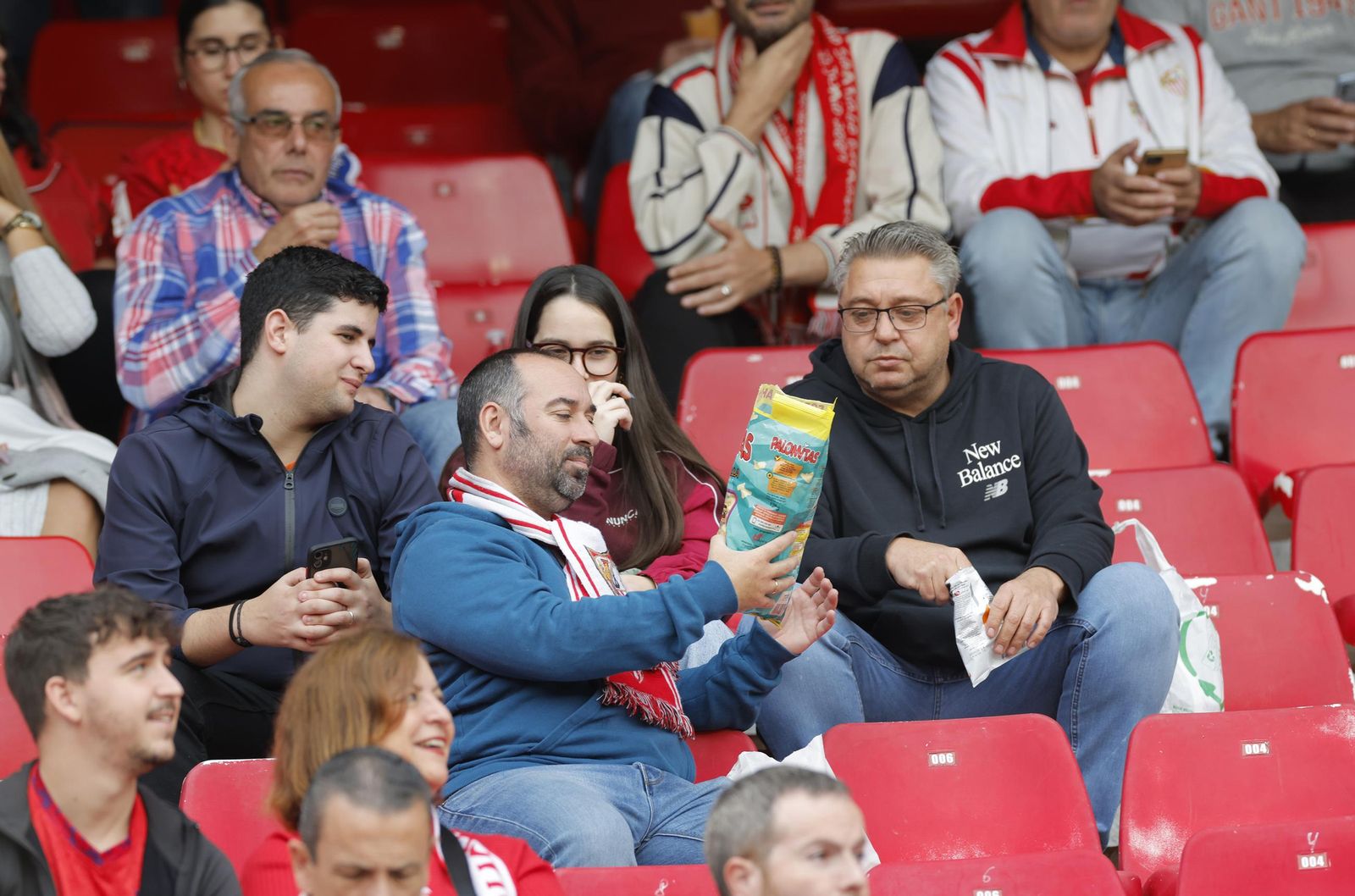 Búscate en las fotos del Sevilla fc - Rayo