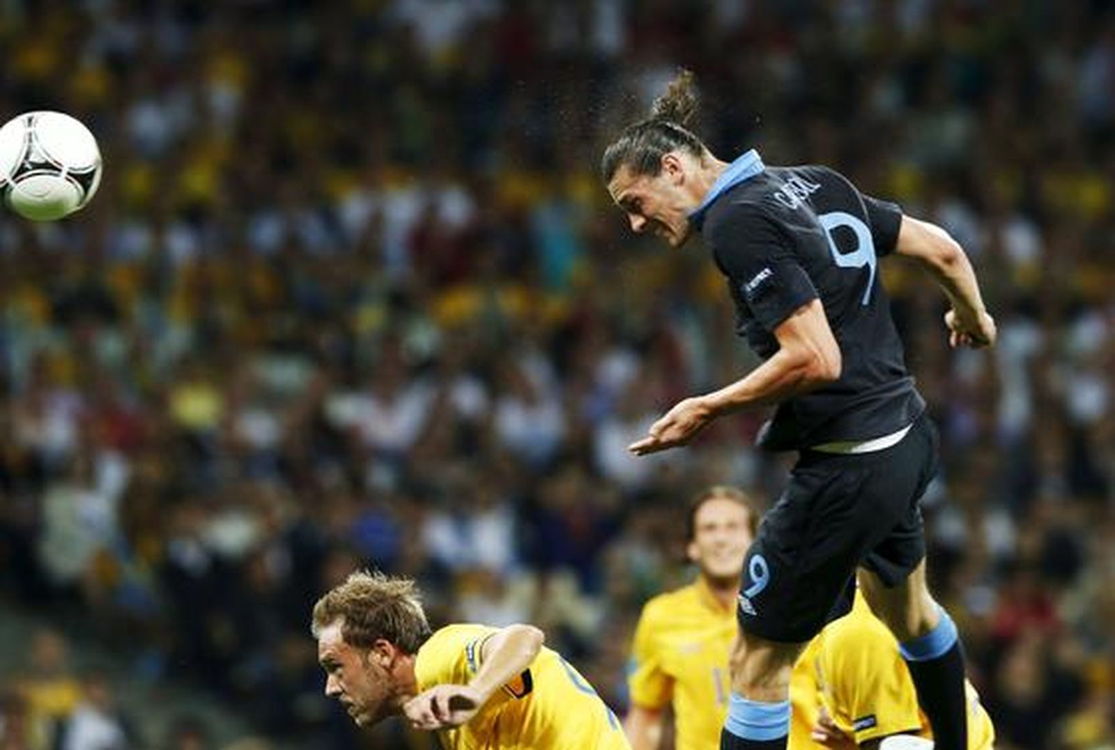 Inglaterra vence 'in extremis' en un partido loco y dejan a Suecia fuera de la Eurocopa.

Foto: EFE