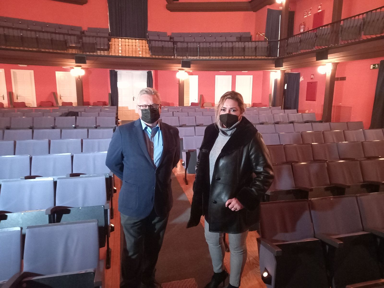 Esteban Morales y Eva Torres, en la visita al Teatro Circo.