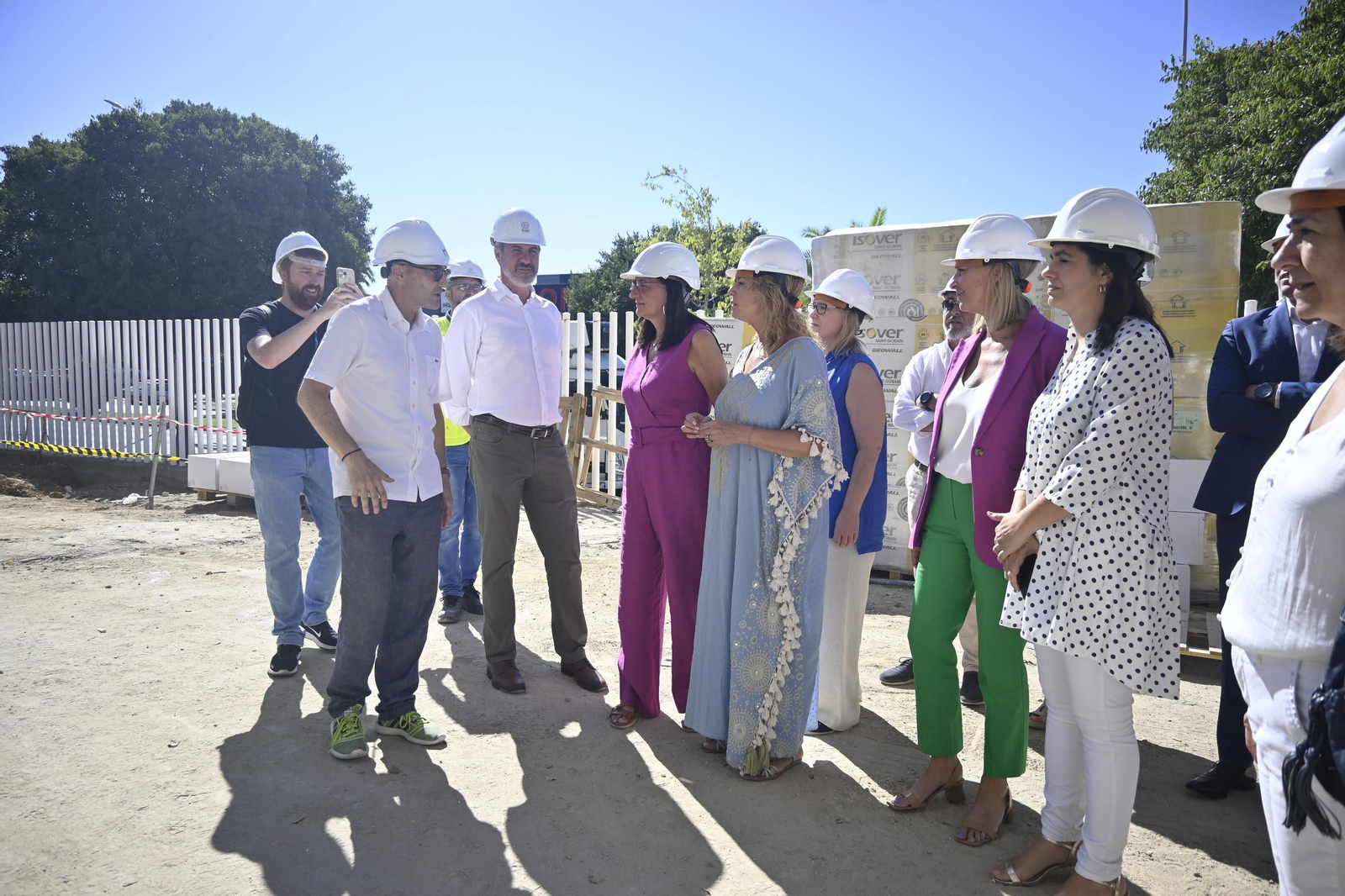 Amelia Martinez y Pilar Miranda visitan las obras de proyecto de residencia en el Campus del Carmen, en imágenes