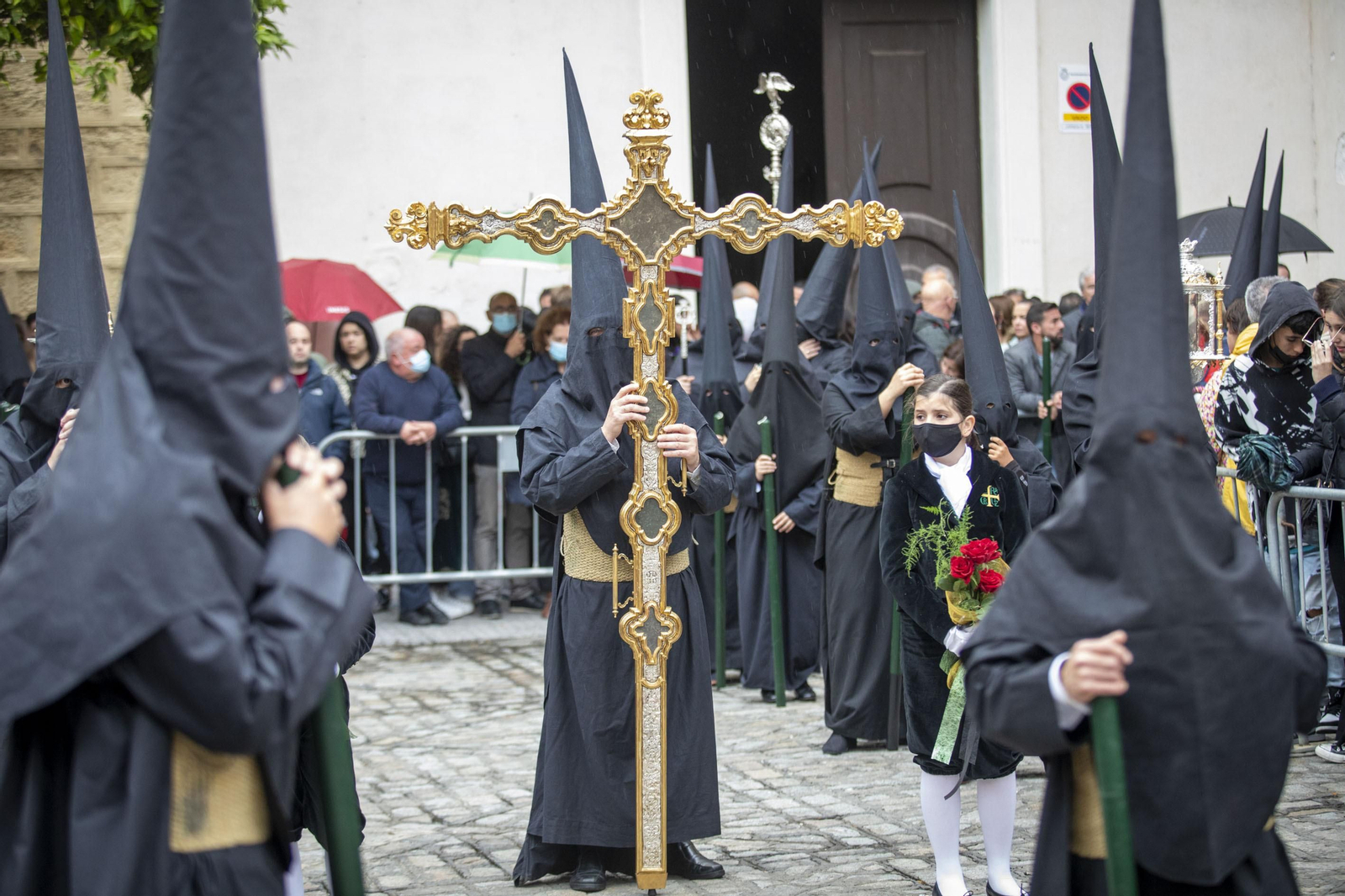 Las imágenes de la cofradía de Vera-Cruz en la Semana Santa de Cádiz 2022