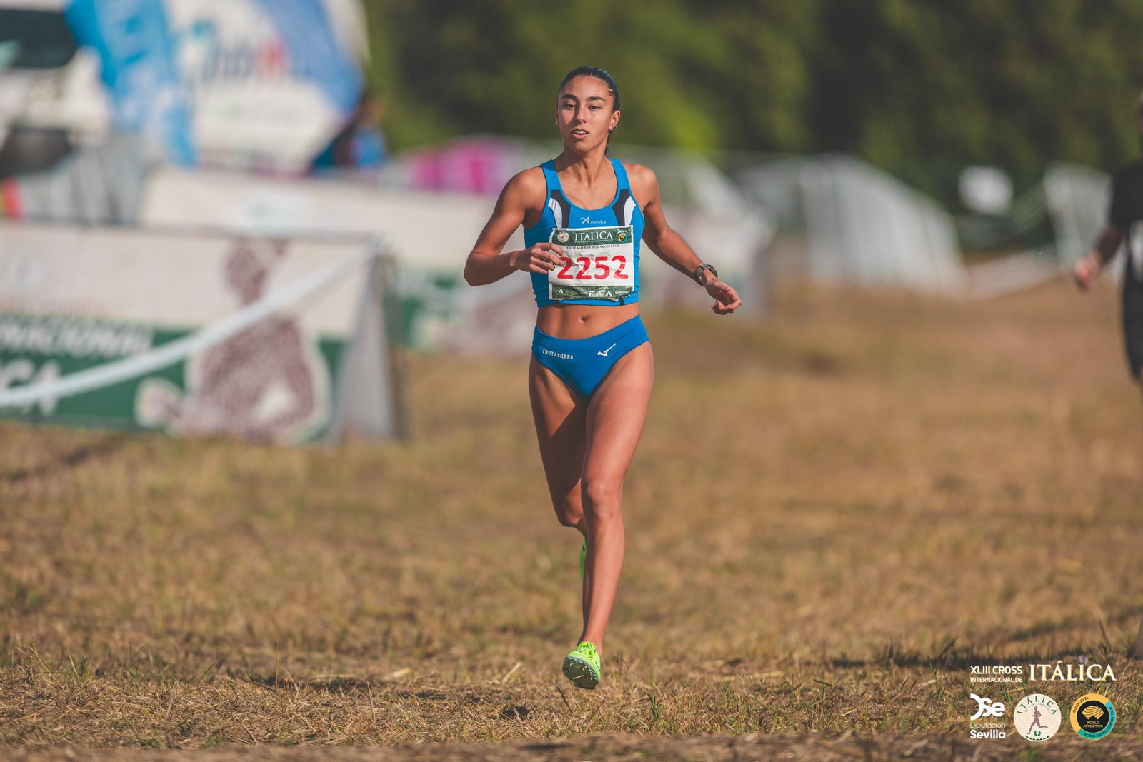 Búscate en las fotos del Cross de Itálica 2025 | 3