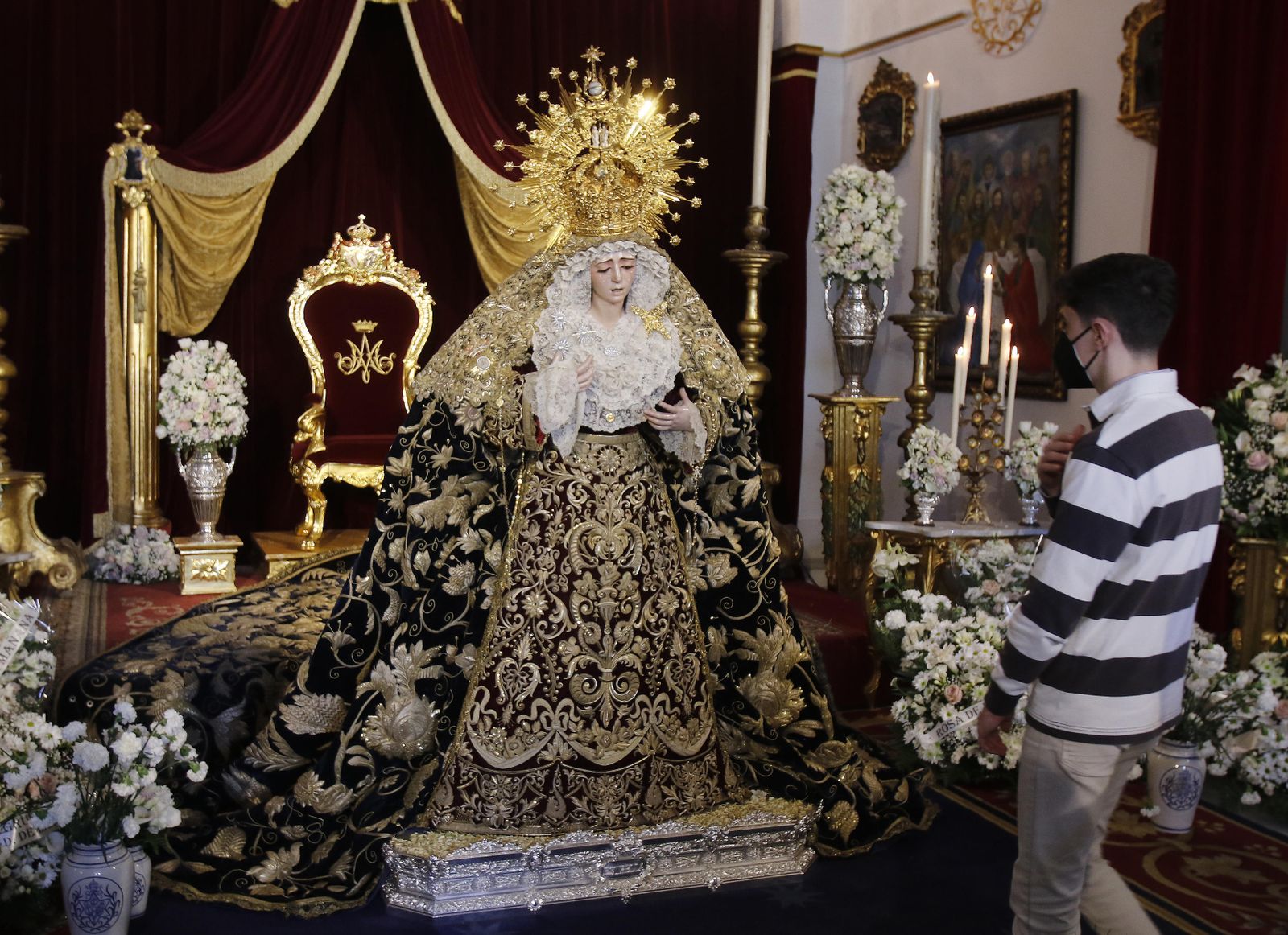 Besamanos a la Virgen de la Estrella