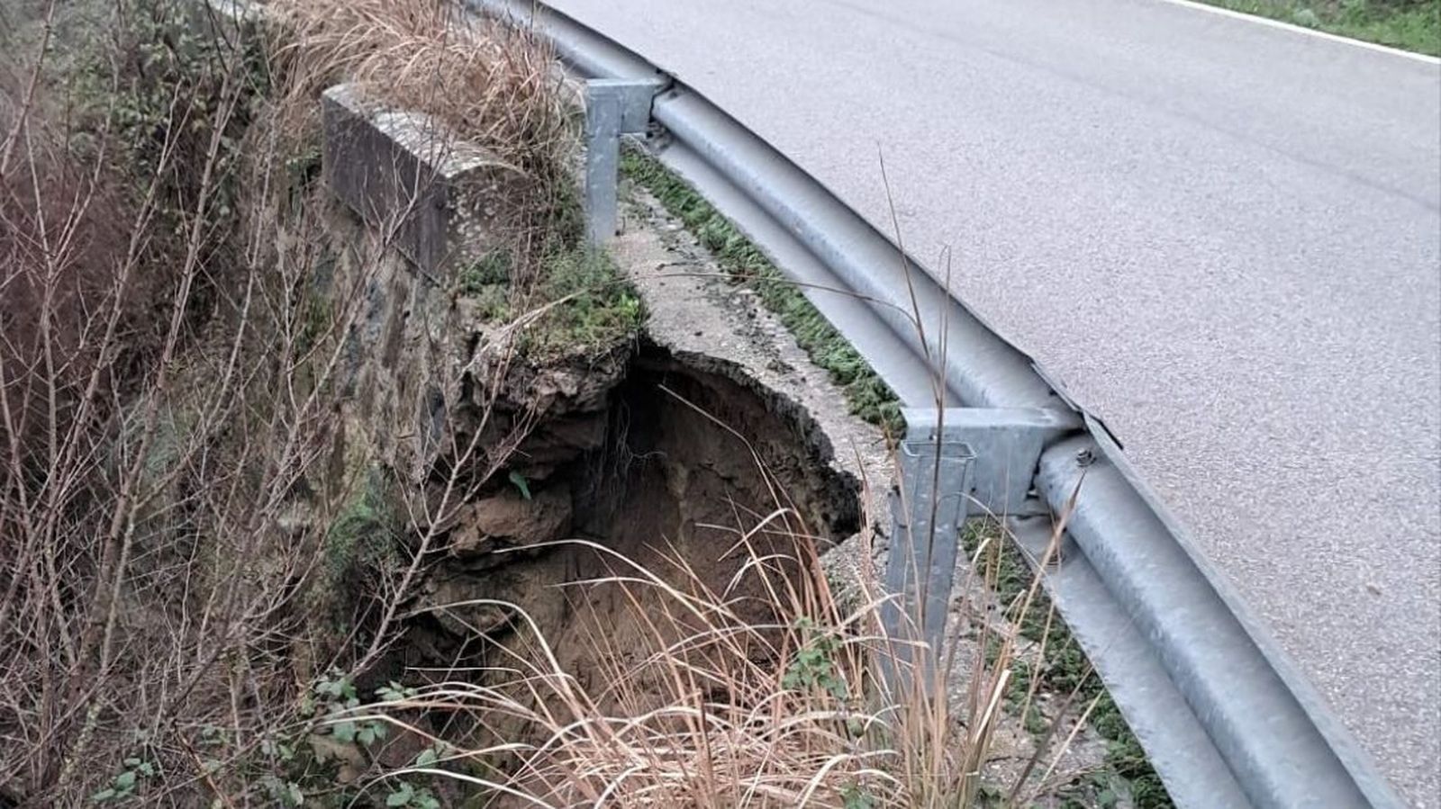 Carretera CA9108 de Romaila, de entrada a Torre Alháquime.