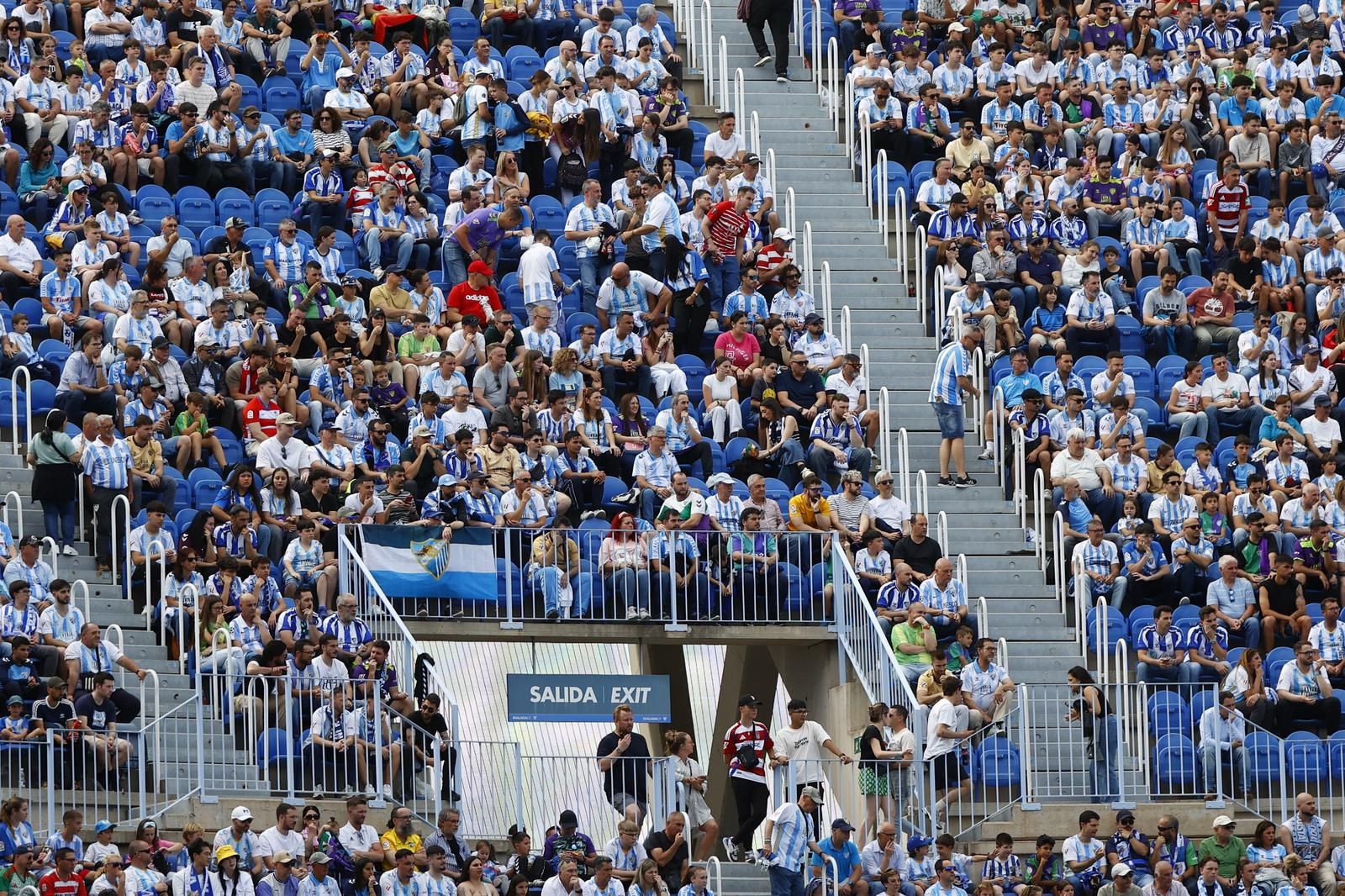 Búscate en el Málaga CF - Granada en las gradas de La Rosaleda