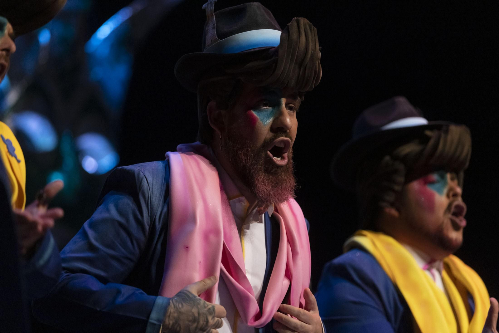 Imágenes de la actuación de la murga de Huelva 'Los derrotaos (Una comparsa reconvertía...)' en el Carnaval Colombino